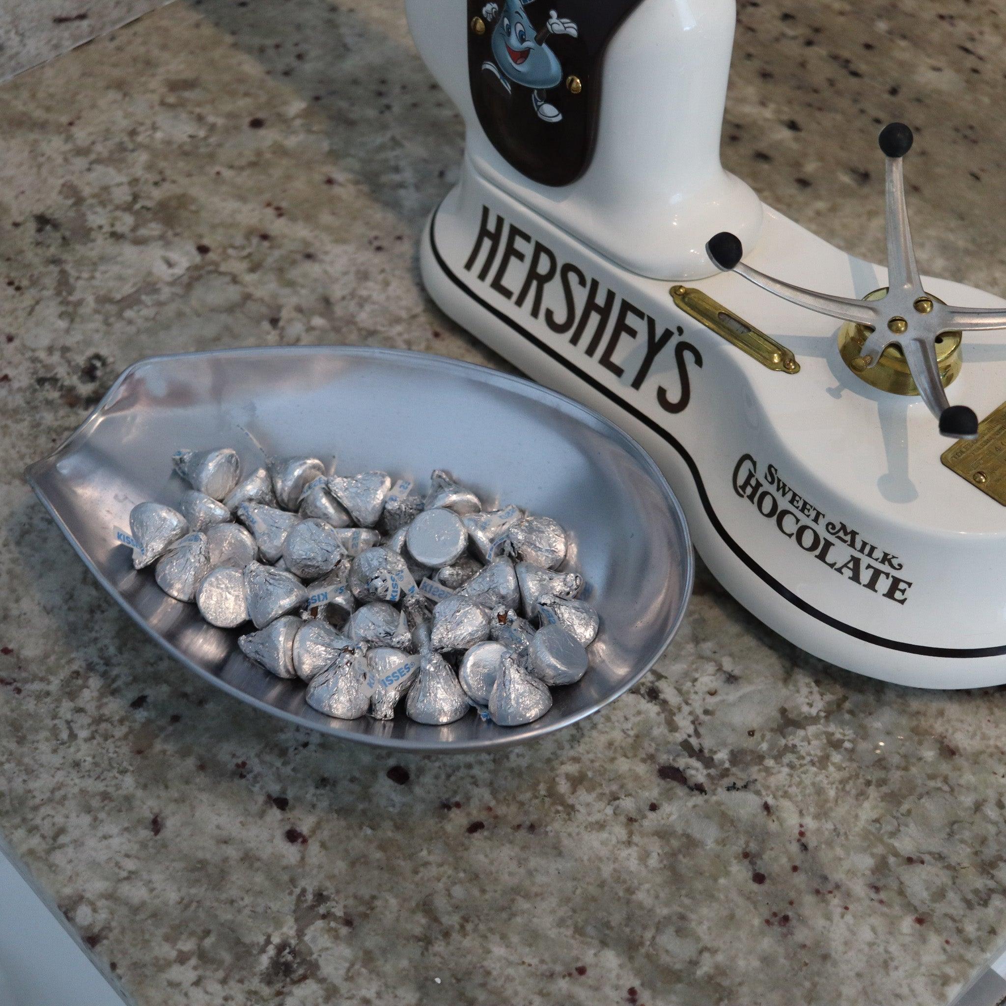HERSHEY'S 1920 Toledo Chocolate Candy Scale With Hard White Enamel (Balance à chocolat avec émail blanc) en vente 2
