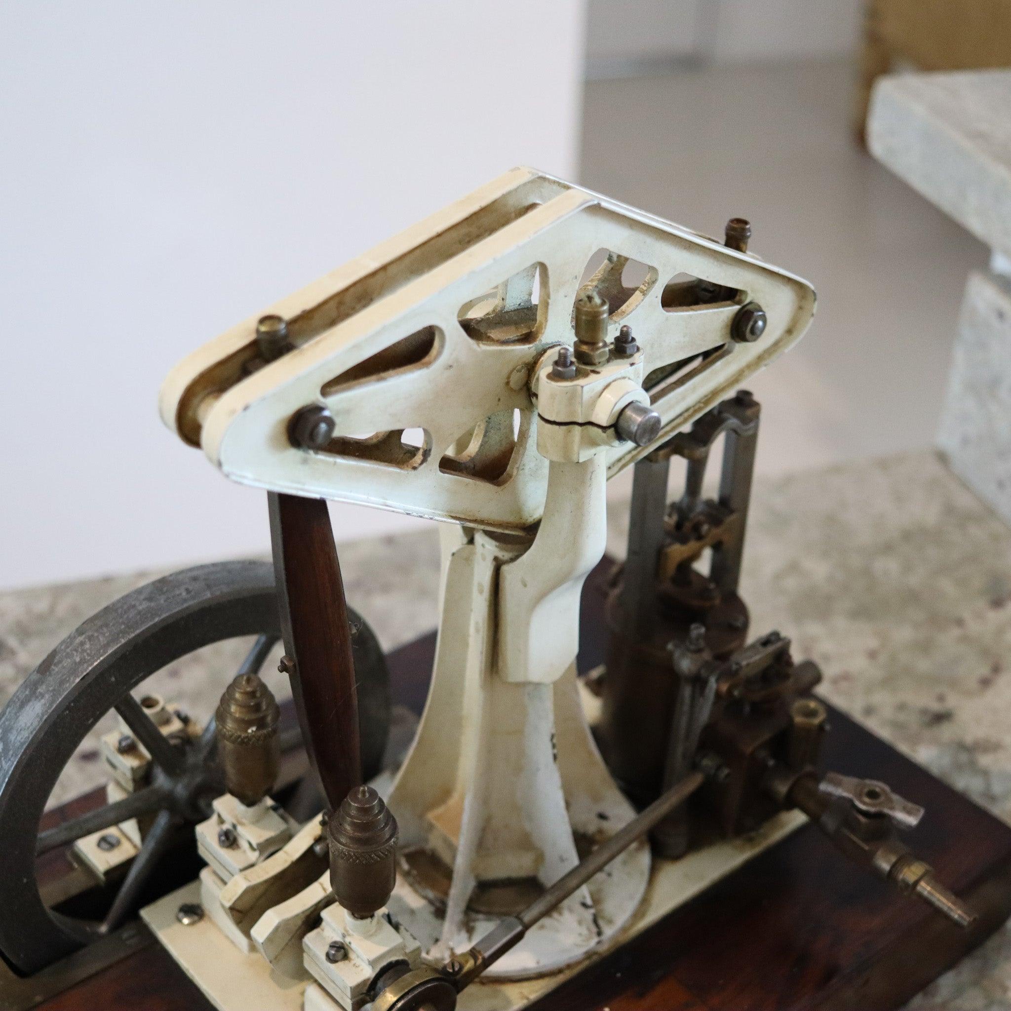 Industriale STUART TURNER 1898-1906 Inghilterra Antico modello di motore a vapore a mezza trave in vendita