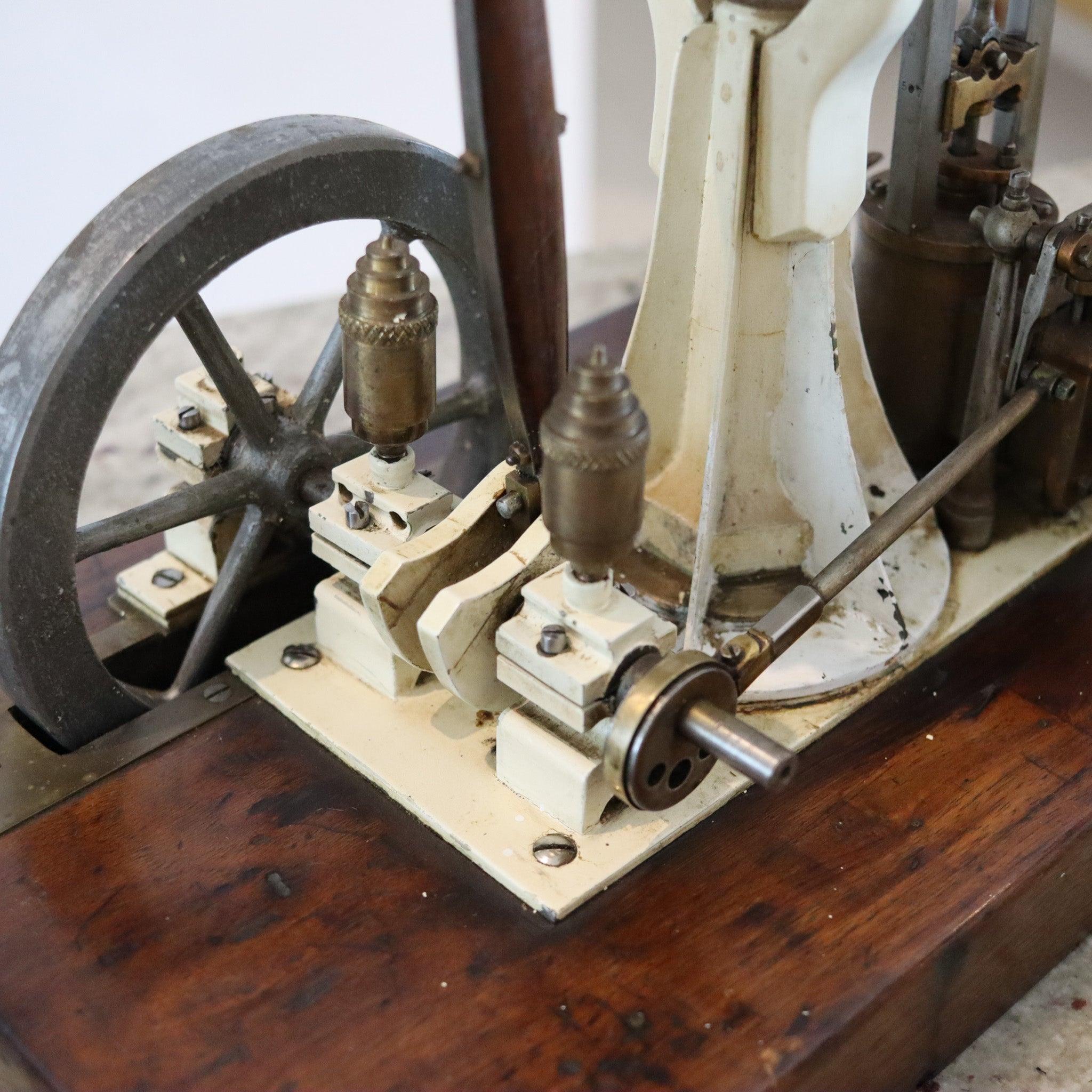 Inglese STUART TURNER 1898-1906 Inghilterra Antico modello di motore a vapore a mezza trave in vendita