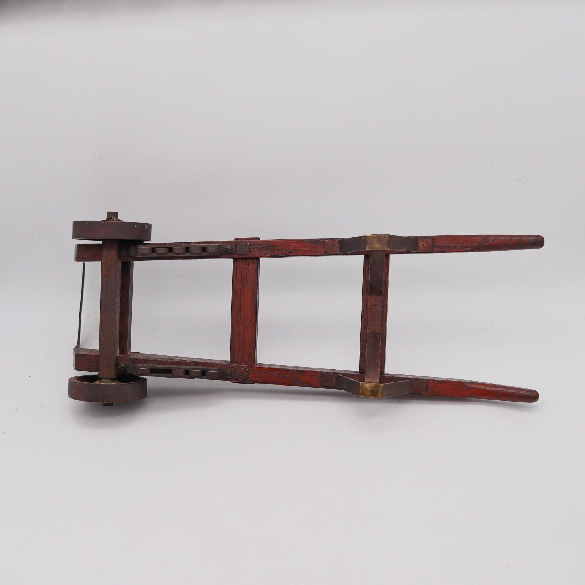 Fatto a mano CAMPIONE DI VENDITORE 1890 Barili che si muovono a mano Carrello Dolly in legno di quercia, ferro e rame in vendita