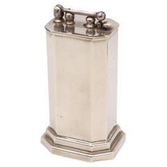 DOUGLASS 1926 Art Deco Skyscraper Desk-Table Petrol Lighter Plain Silver Plate