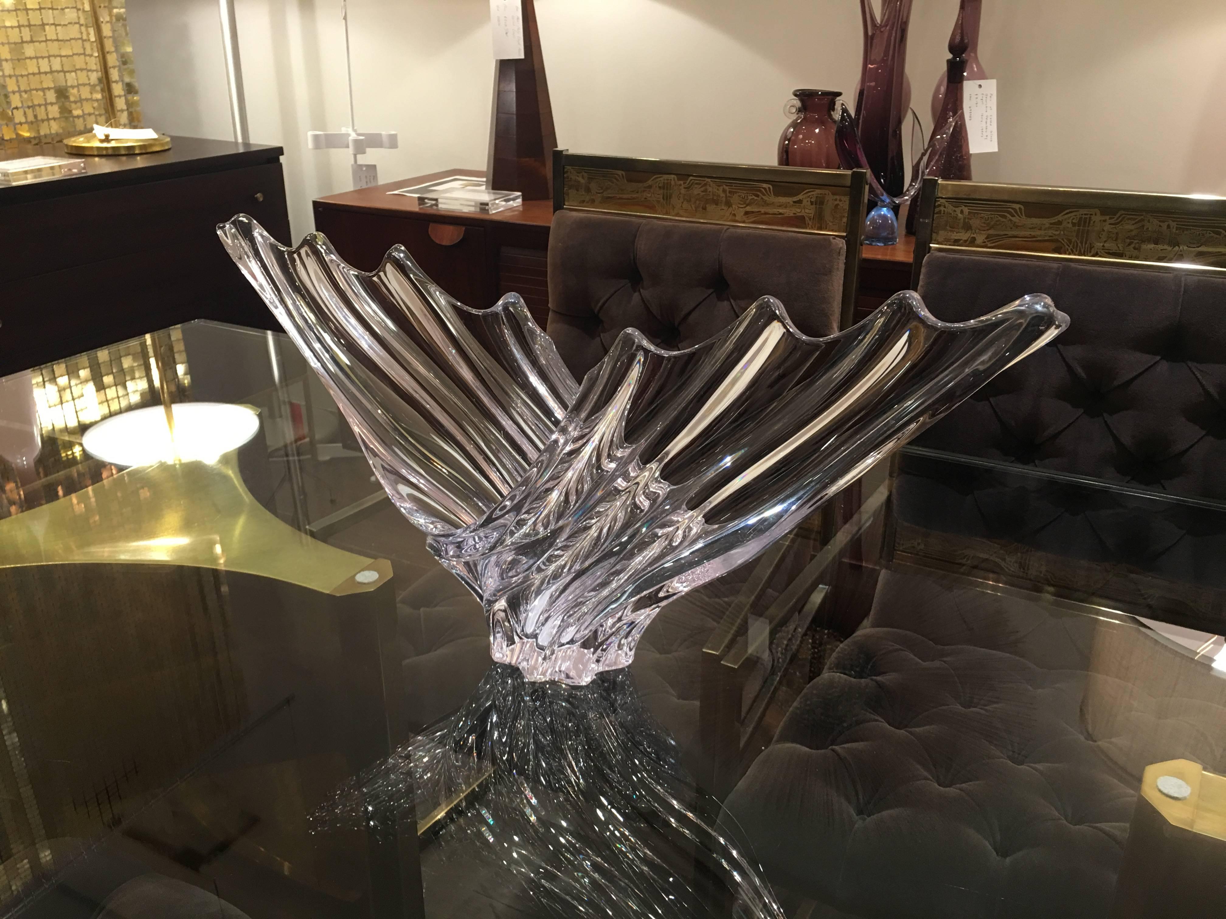 Crystal Centerpiece Bowl in Grand Scale by Art Vannes In Good Condition For Sale In New York, NY