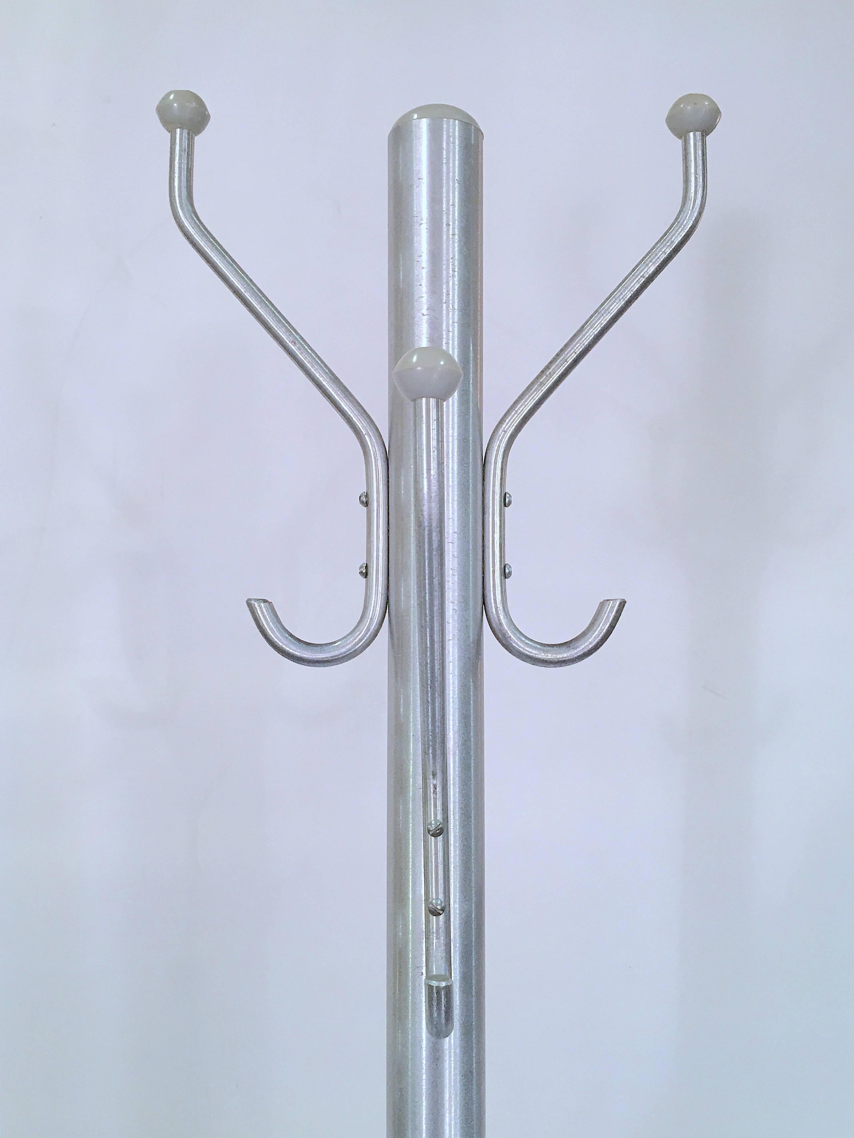 Classic Vintage Industrial Coat Rack In Good Condition For Sale In New York, NY