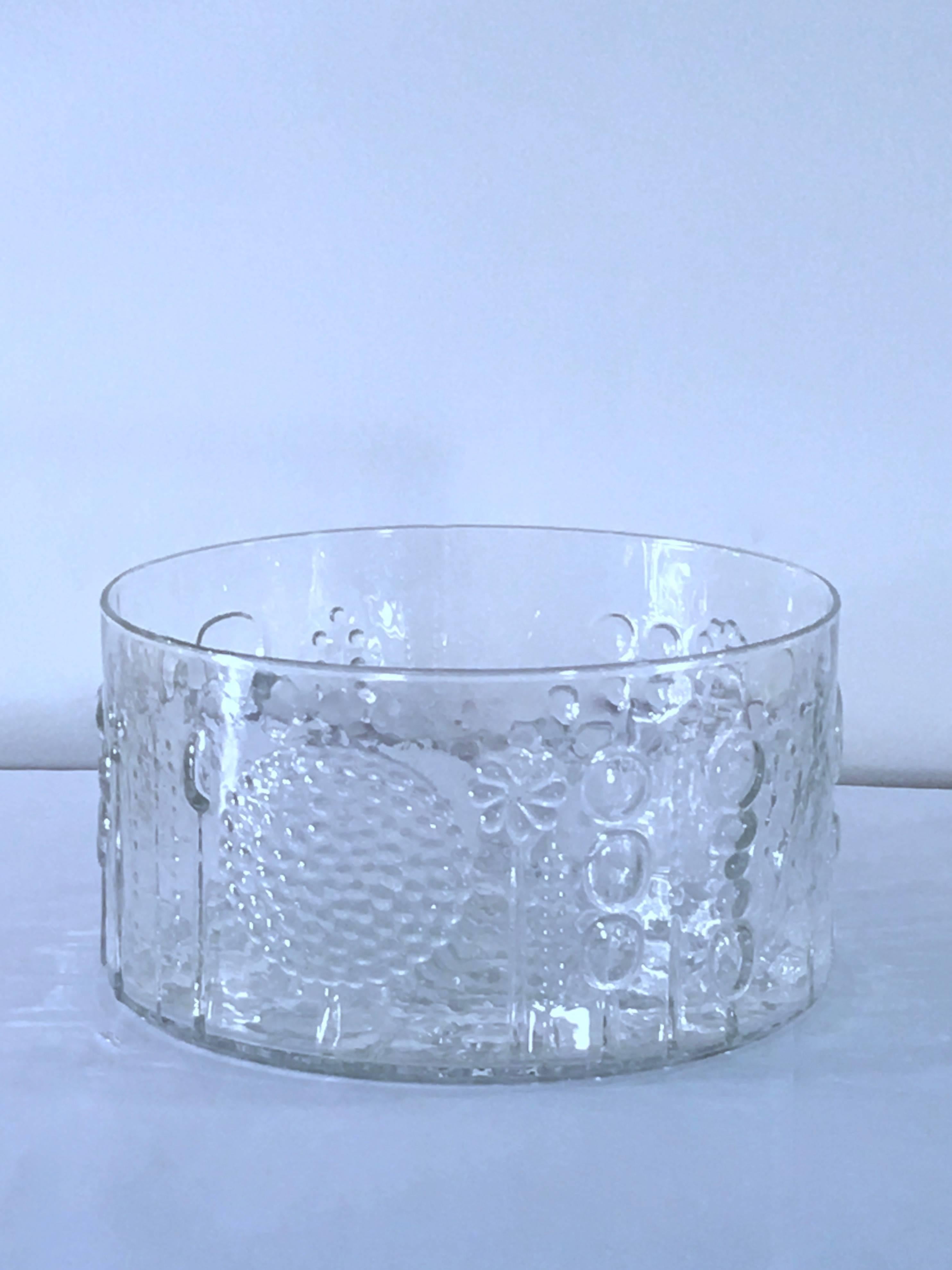 Scandinavian Modern Large Art Glass Bowl by Oiva Toikka for Iittala, Finland For Sale