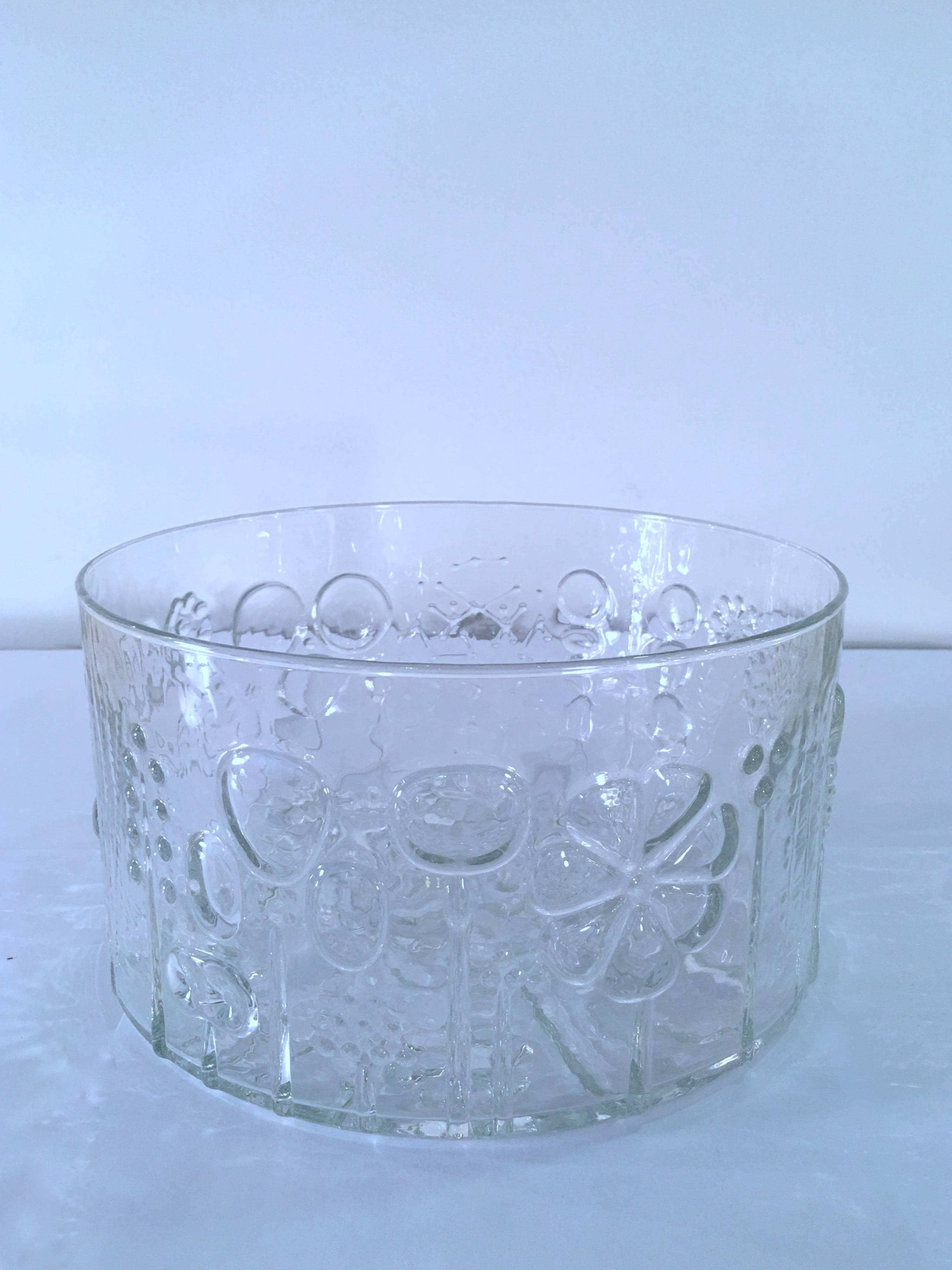 Charming crystal fruit bowl or centerpiece in the Flora series by Oiva Toikka. More pieces, sizes, colors available. Please contact for location. 