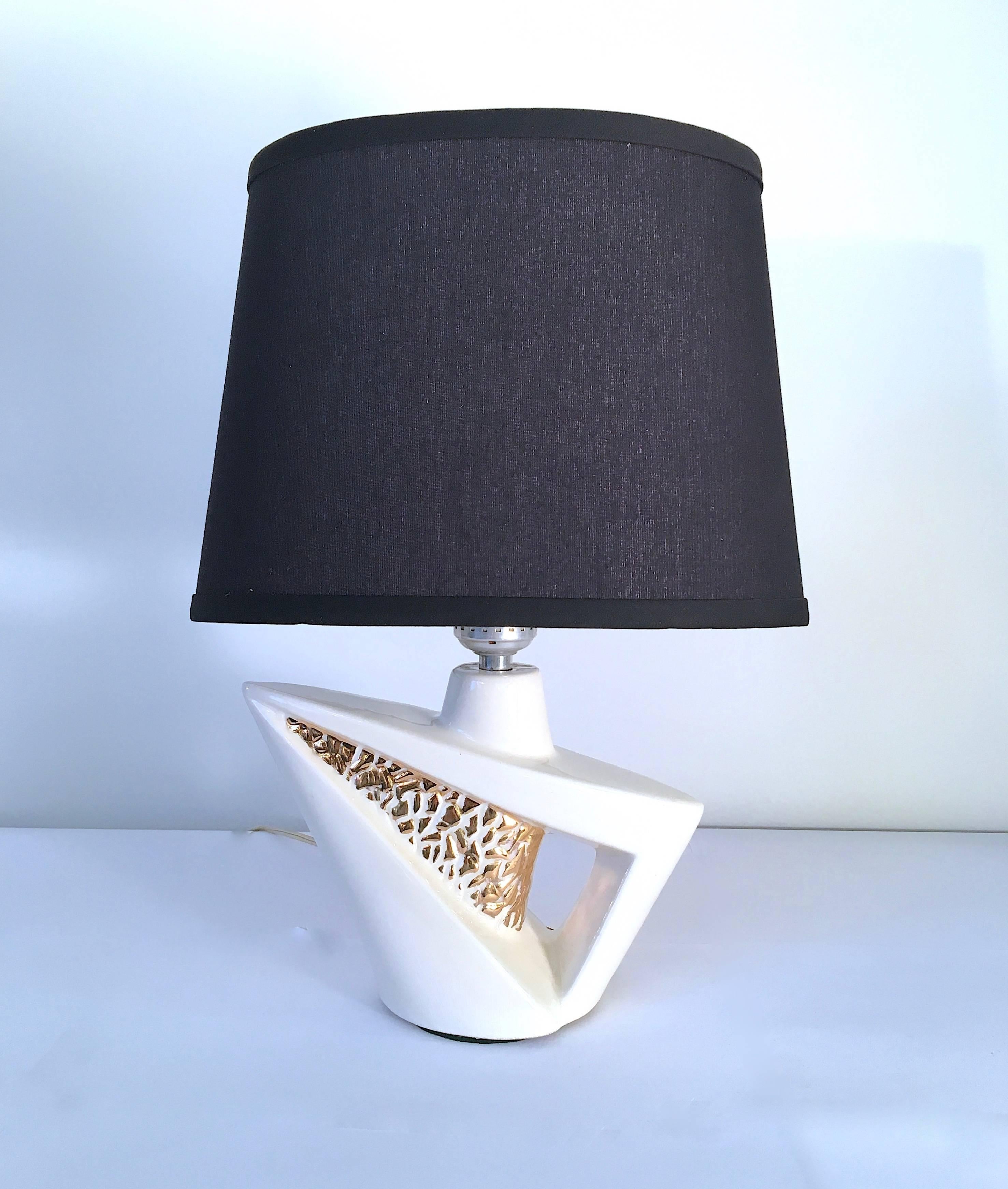 Mid-Century Modern Pair of Sculptural Petite Accent or Boudoir Lamps For Sale