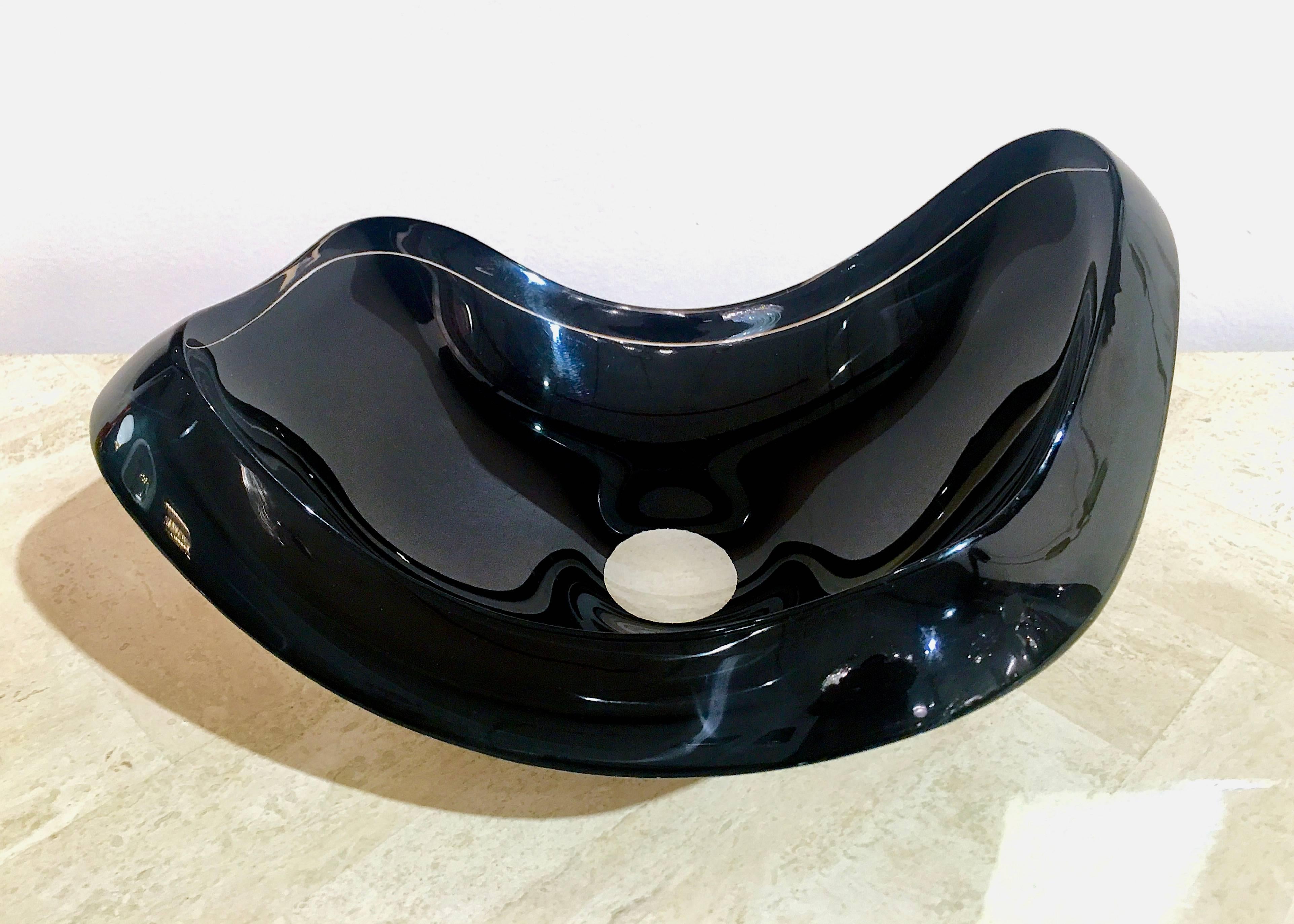 Mid-Century Modern Black Lucite Sculptural Centrepiece or Bowl by Ritts Co.
