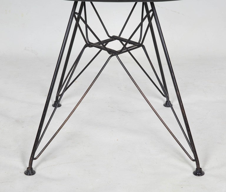 Mid-Century Modern Eames Side Chair in Black
