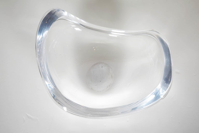 Mid-Century Modern Sculptural Lucite Bowl Centerpiece by Ritts Co.