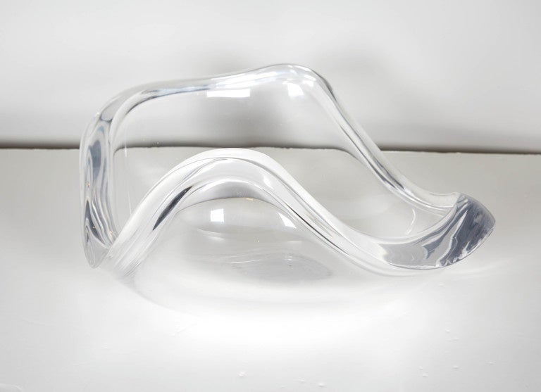 Sculptural Lucite Bowl Centerpiece by Ritts Co. In Good Condition In New York, NY