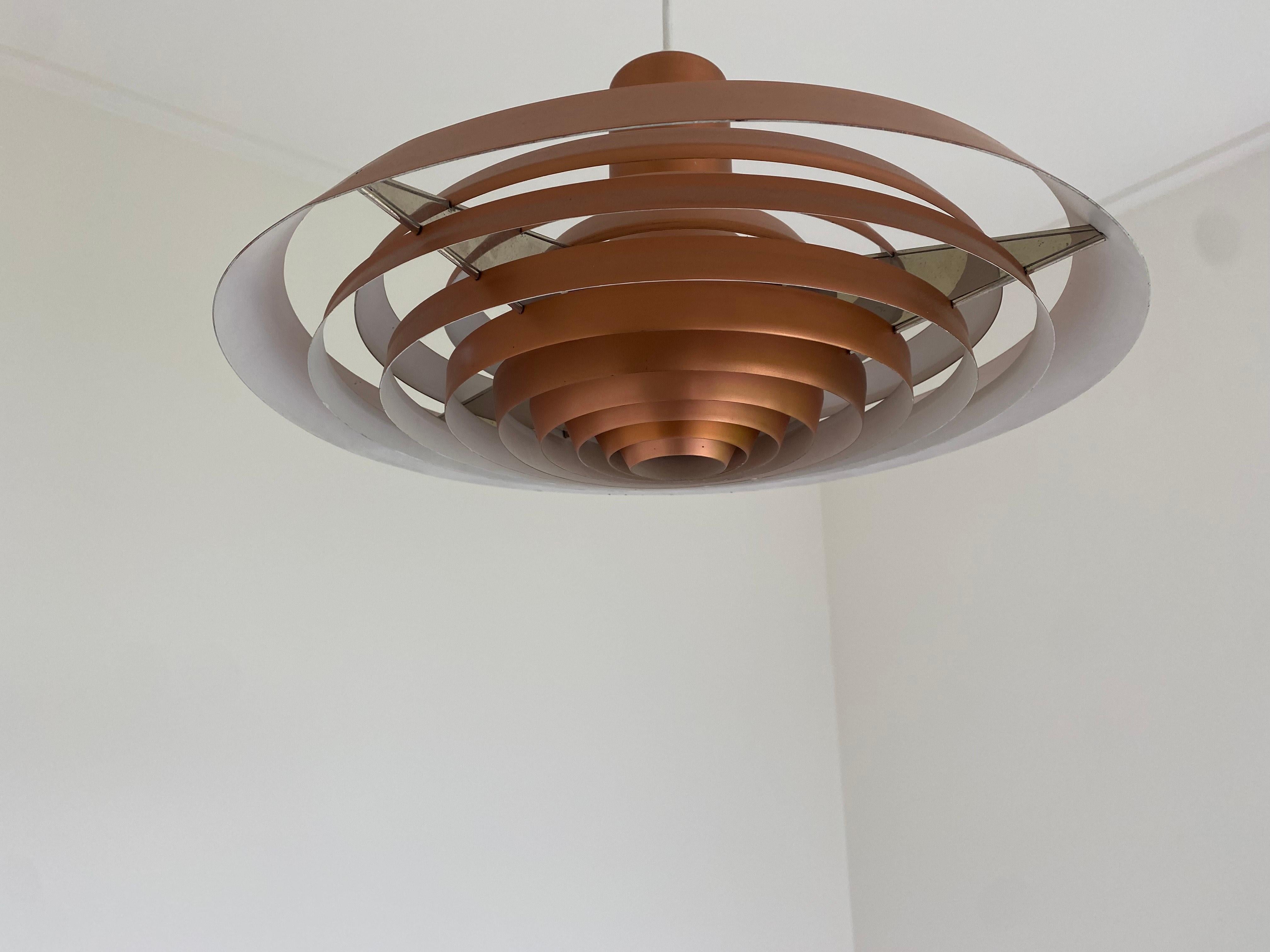 Scandinavo moderno Ciondolo in rame di metà secolo Poul Henningsen Langelinie Louis Poulsen Danimarca 1950s in vendita
