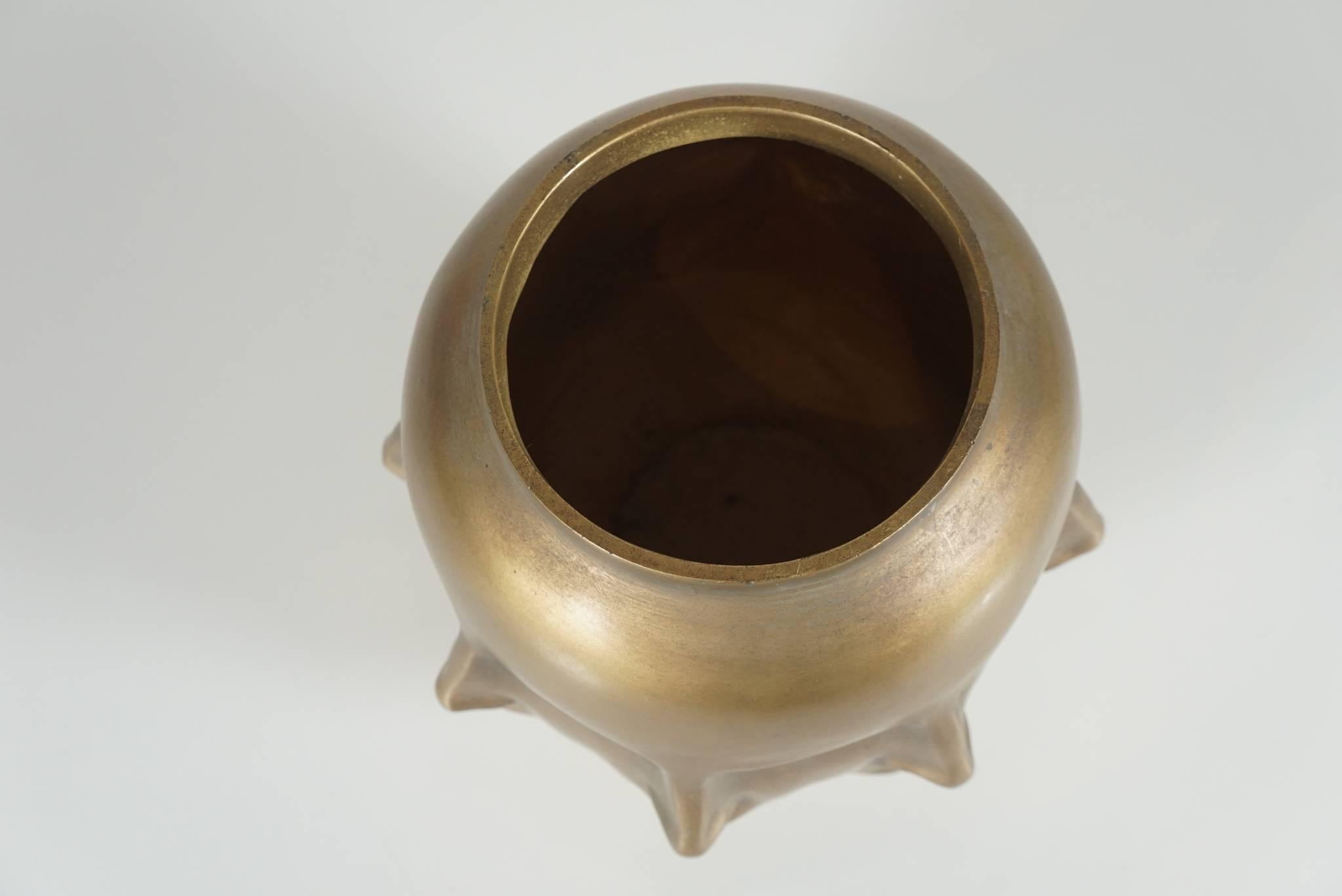 Dora Maar Perpetual Vase in Gold In Excellent Condition For Sale In Hudson, NY