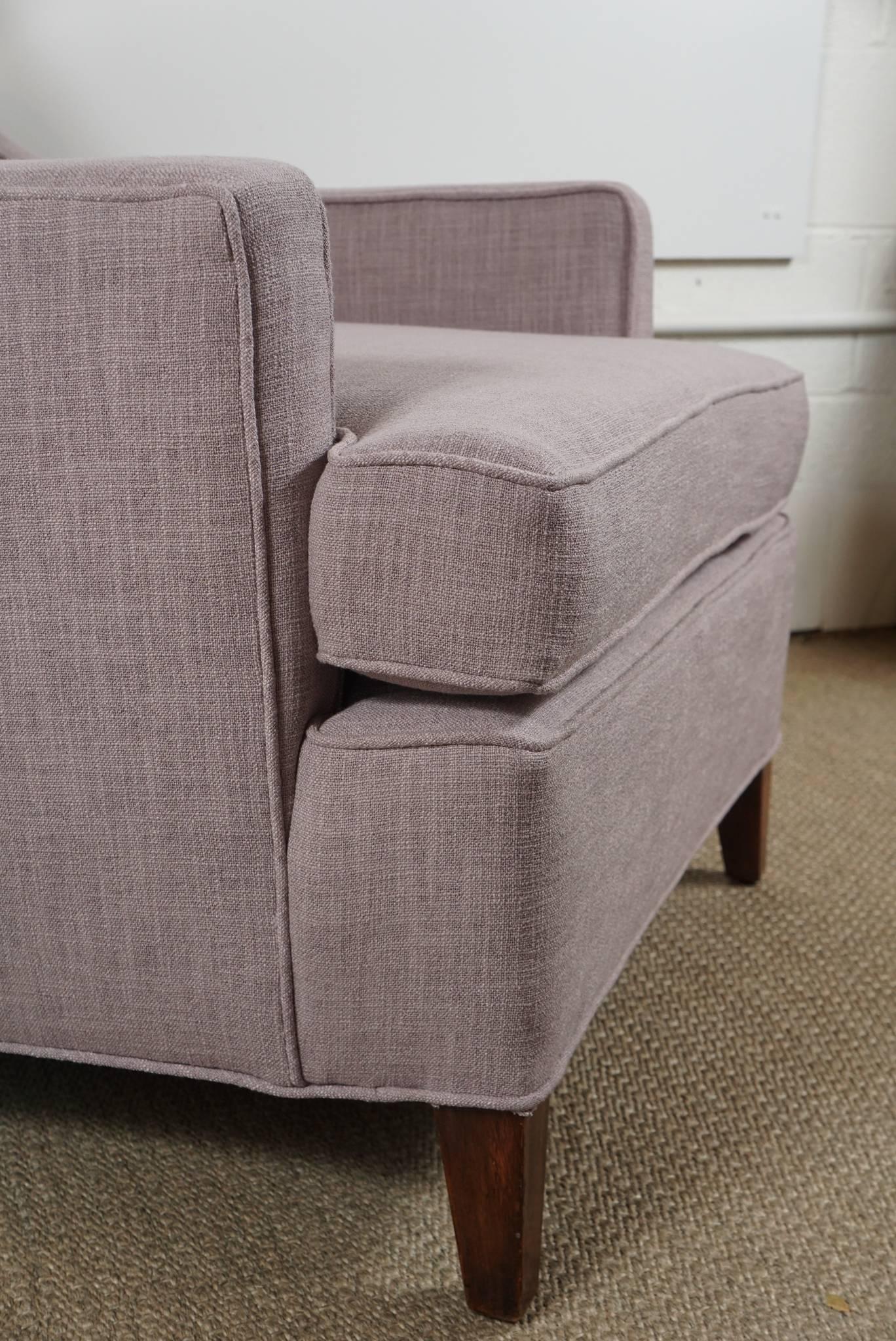 Pair of Larson Armchairs and Ottoman in Lilac For Sale 2