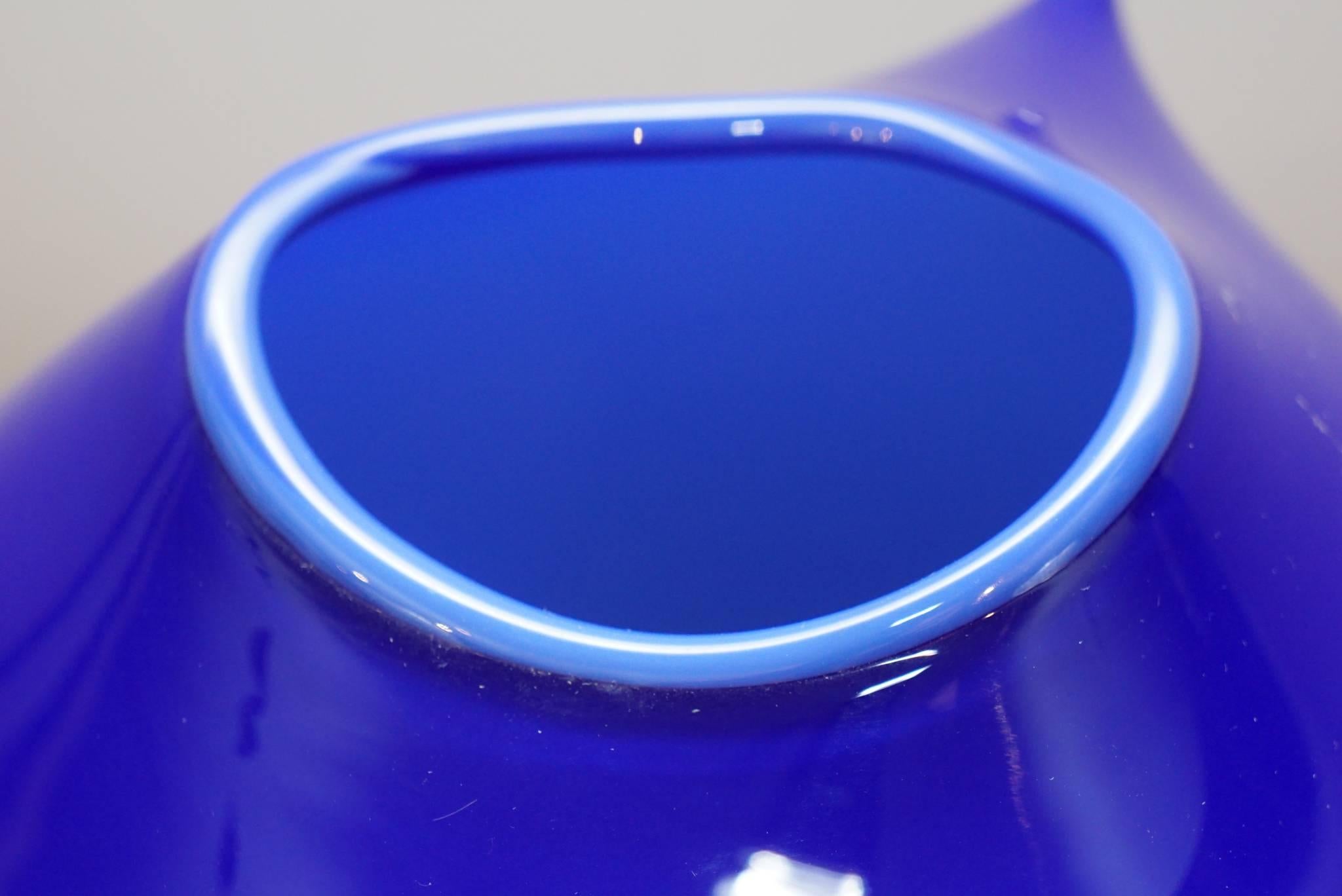 Art Glass Vessel in Cobalt Blue For Sale 1