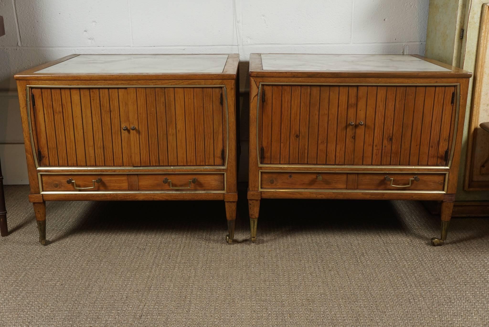 Late 20th Century Pair of End Tables with a Maple Finish and Marble Tops For Sale