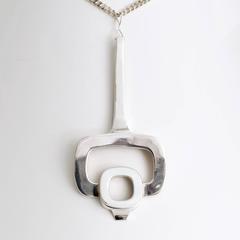 Pendentif en argent scandinave moderne d'Owe Johansson, Hopeajaloste OY