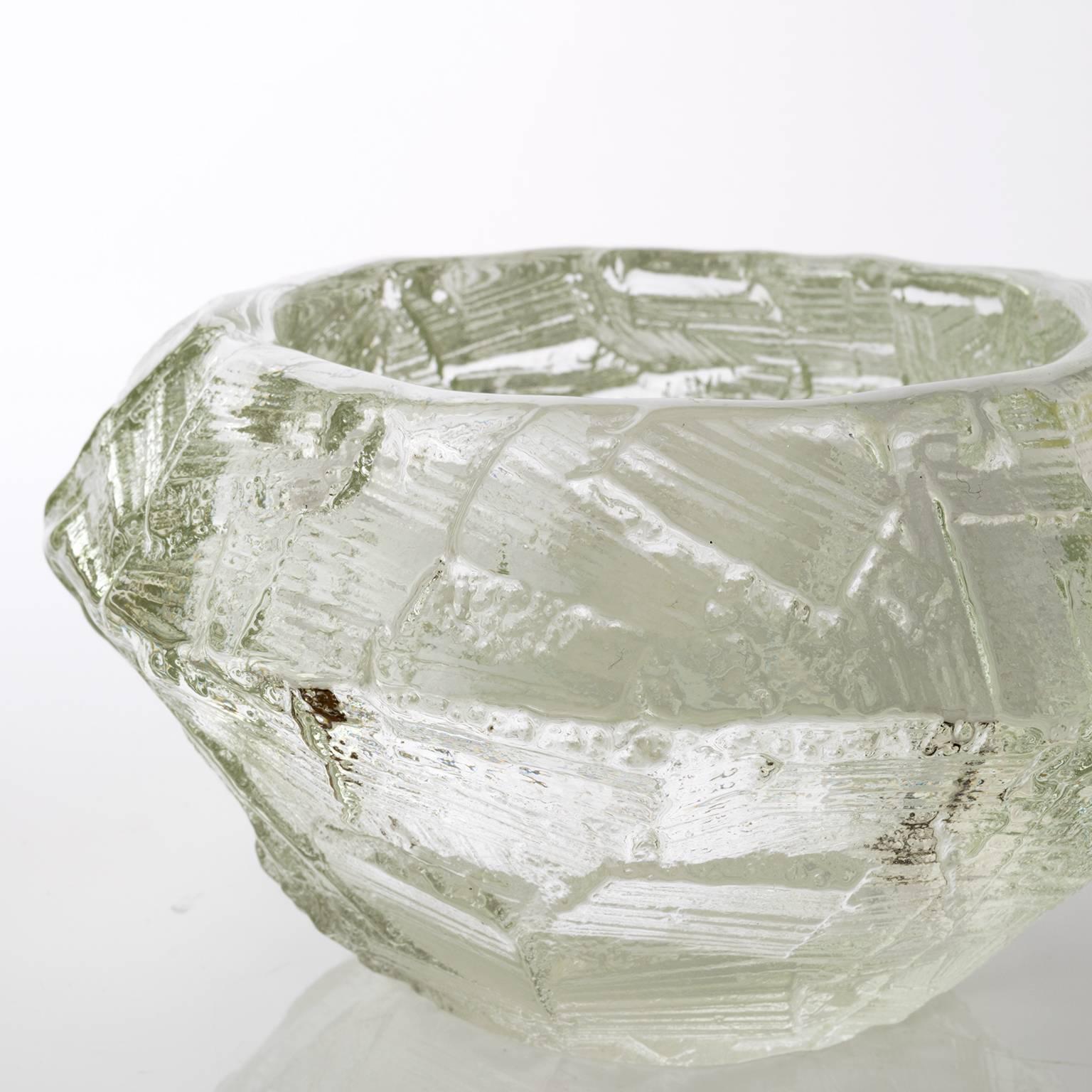 Cast Gore Augustsson for Ruda, Scandinavian Modern Mid-Century Clear Glass Bowl For Sale