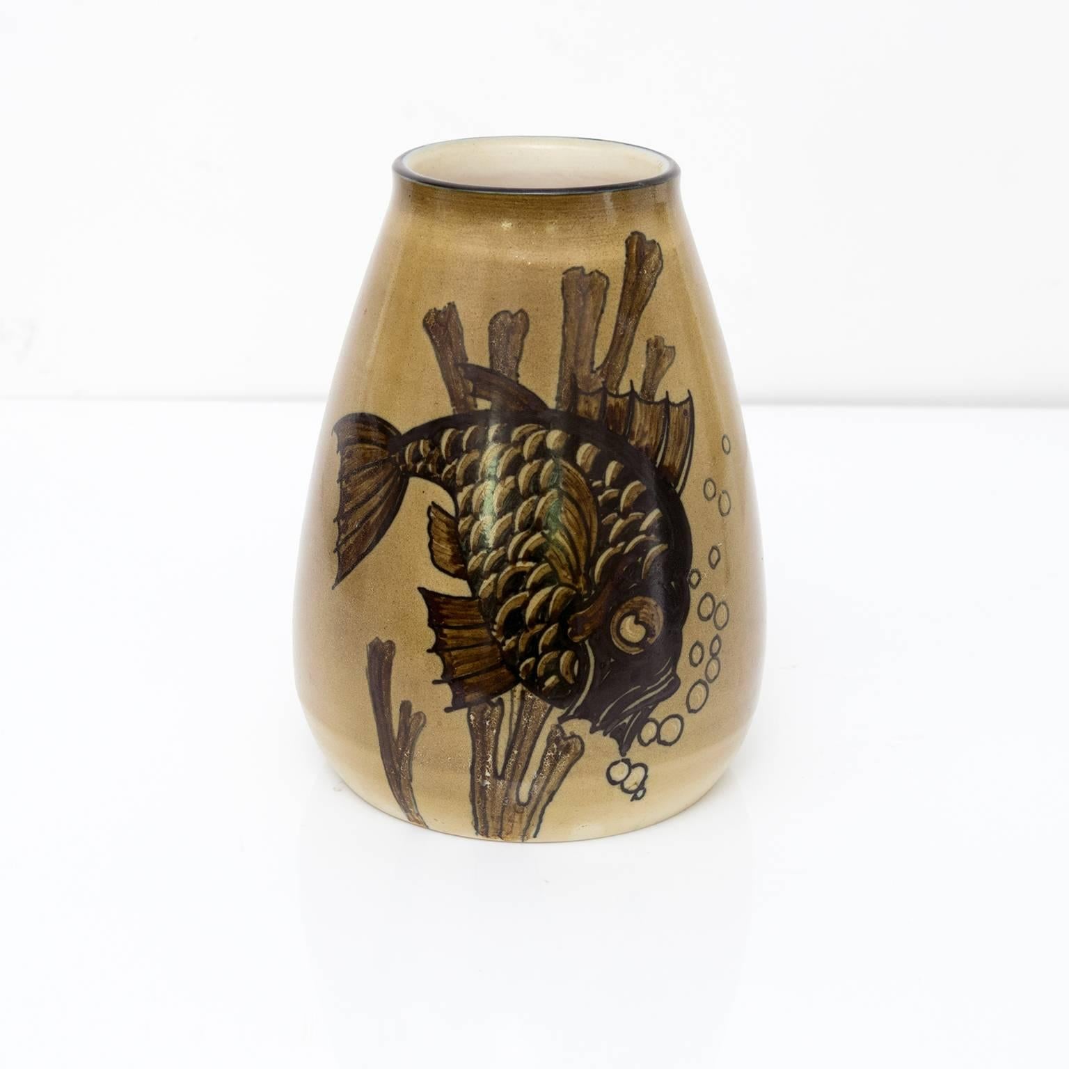 Unique hand decorated Swedish Art Deco vase by Josef Ekberg depicting a fish underwater. Made at Gustavsberg, circa 1930.
 
Measure: Height 7.75