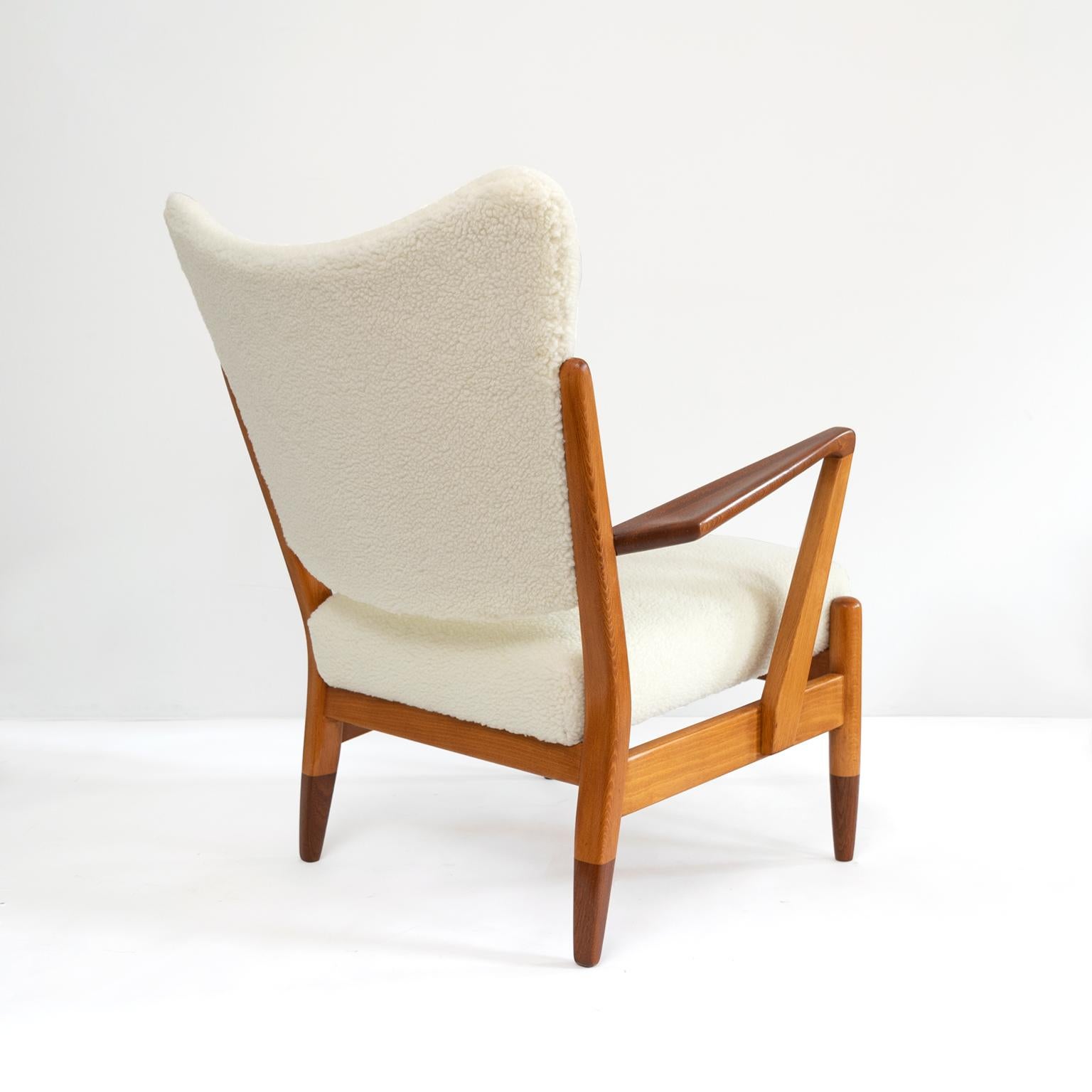 scandinavian modern chair