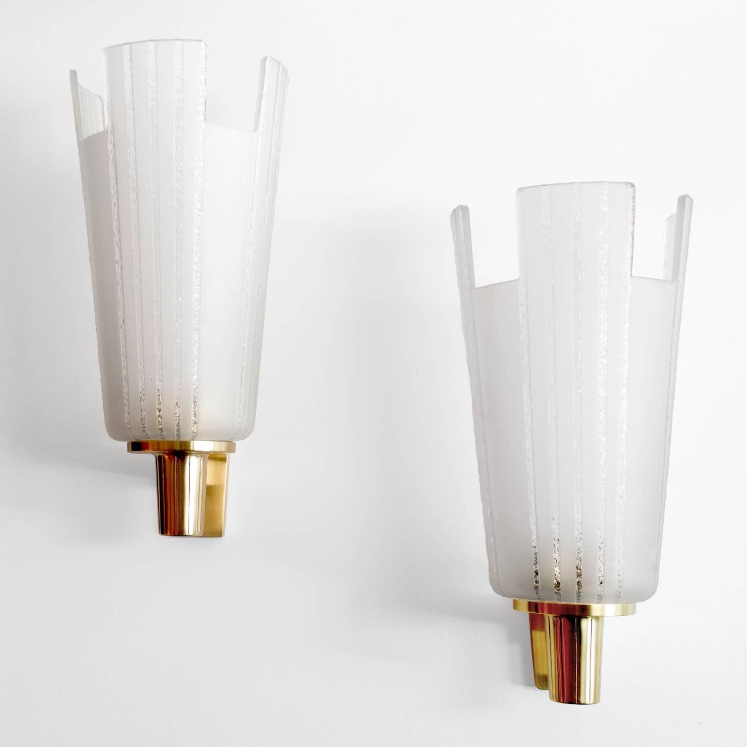 Large Pair of Scandinavian Modern Etched Glass and Brass Sconces Orrefors In Excellent Condition In New York, NY