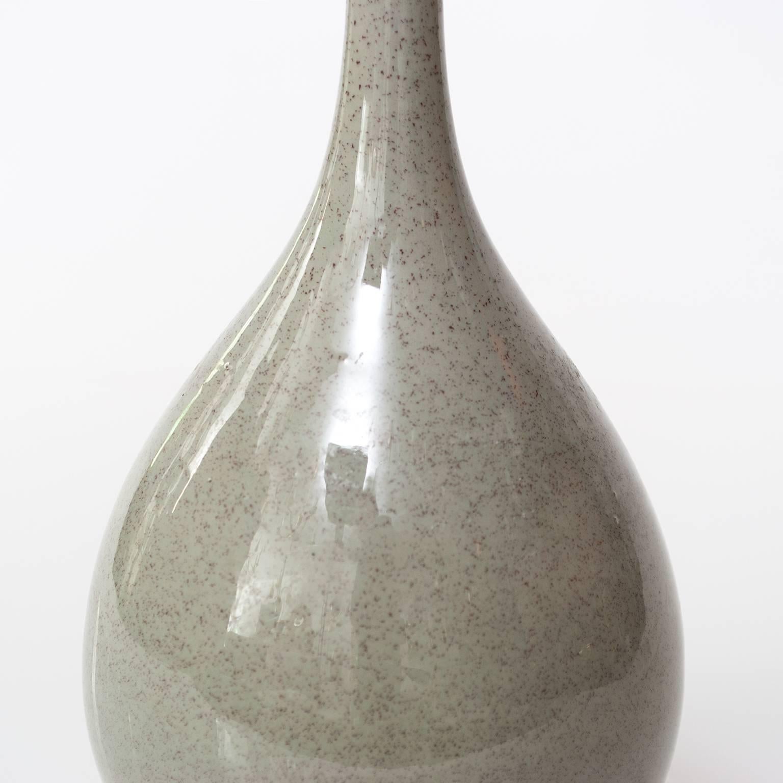 Carl-Harry Stalhane Scandinavian Modern Speckled Vase for Rorstrand Studio In Excellent Condition In New York, NY