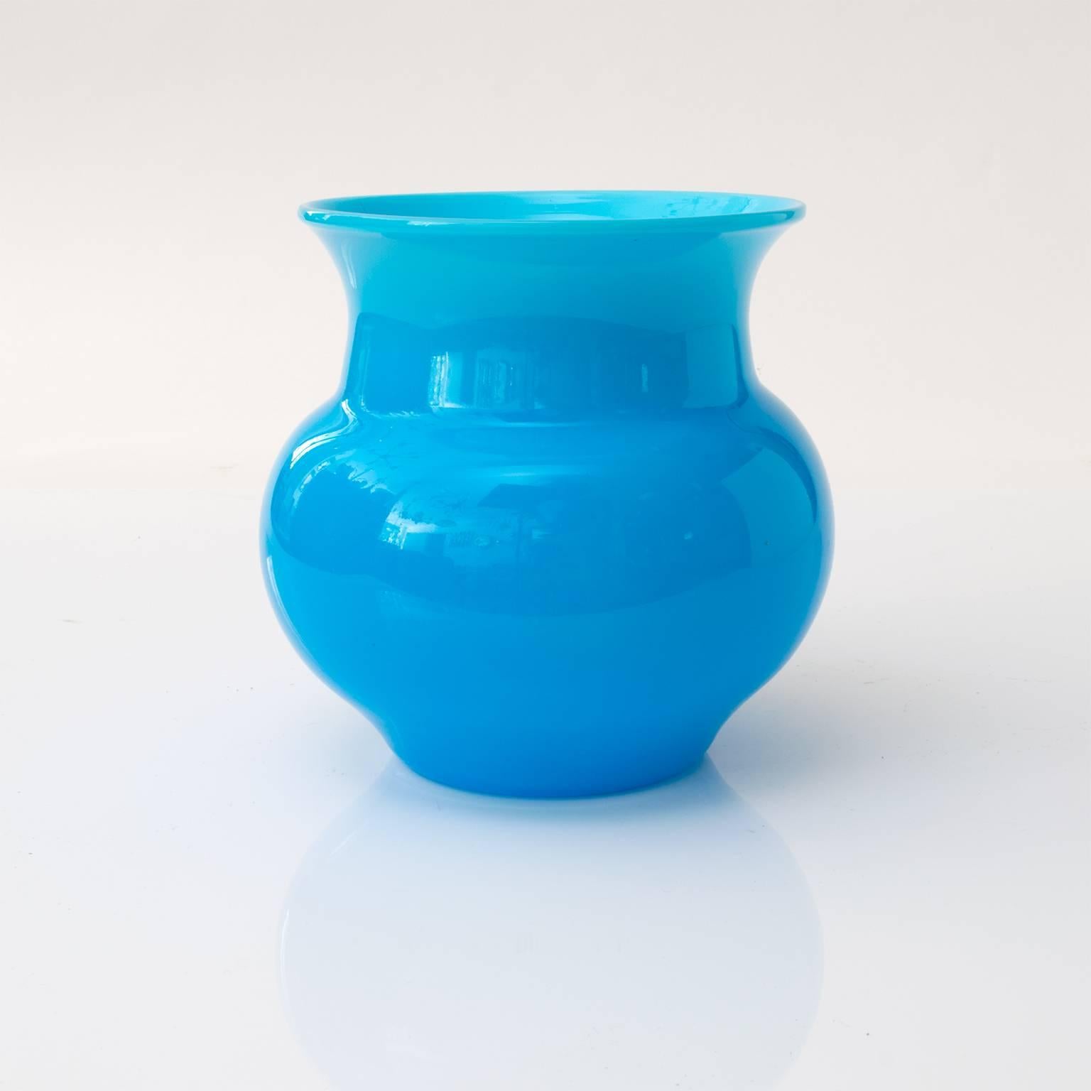 Scandinavian Modern Erik Hoglund Vibrant Blue Glass Vase for Boda, Sweden