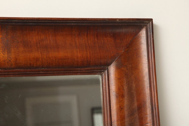 Mid-19th Century Walnut Mirror In Good Condition For Sale In New York, NY