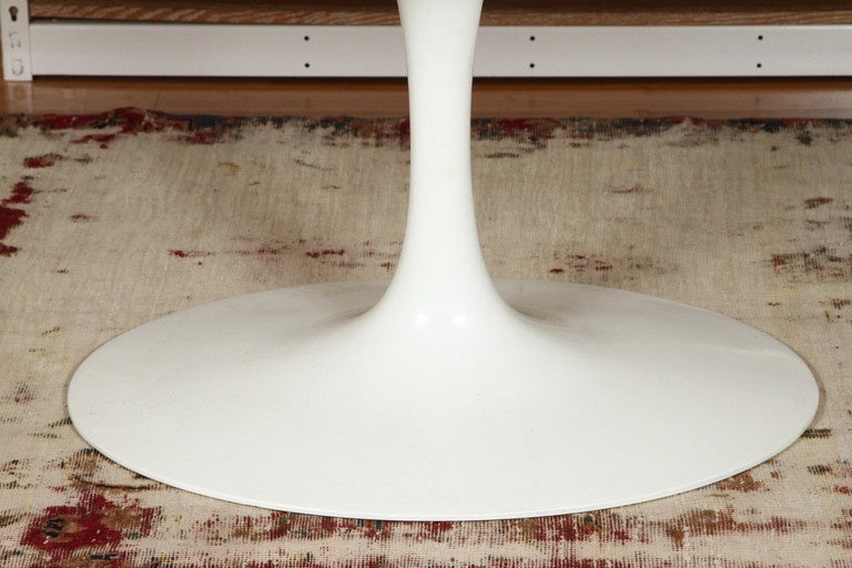 Saarinen Oval Tulip Table