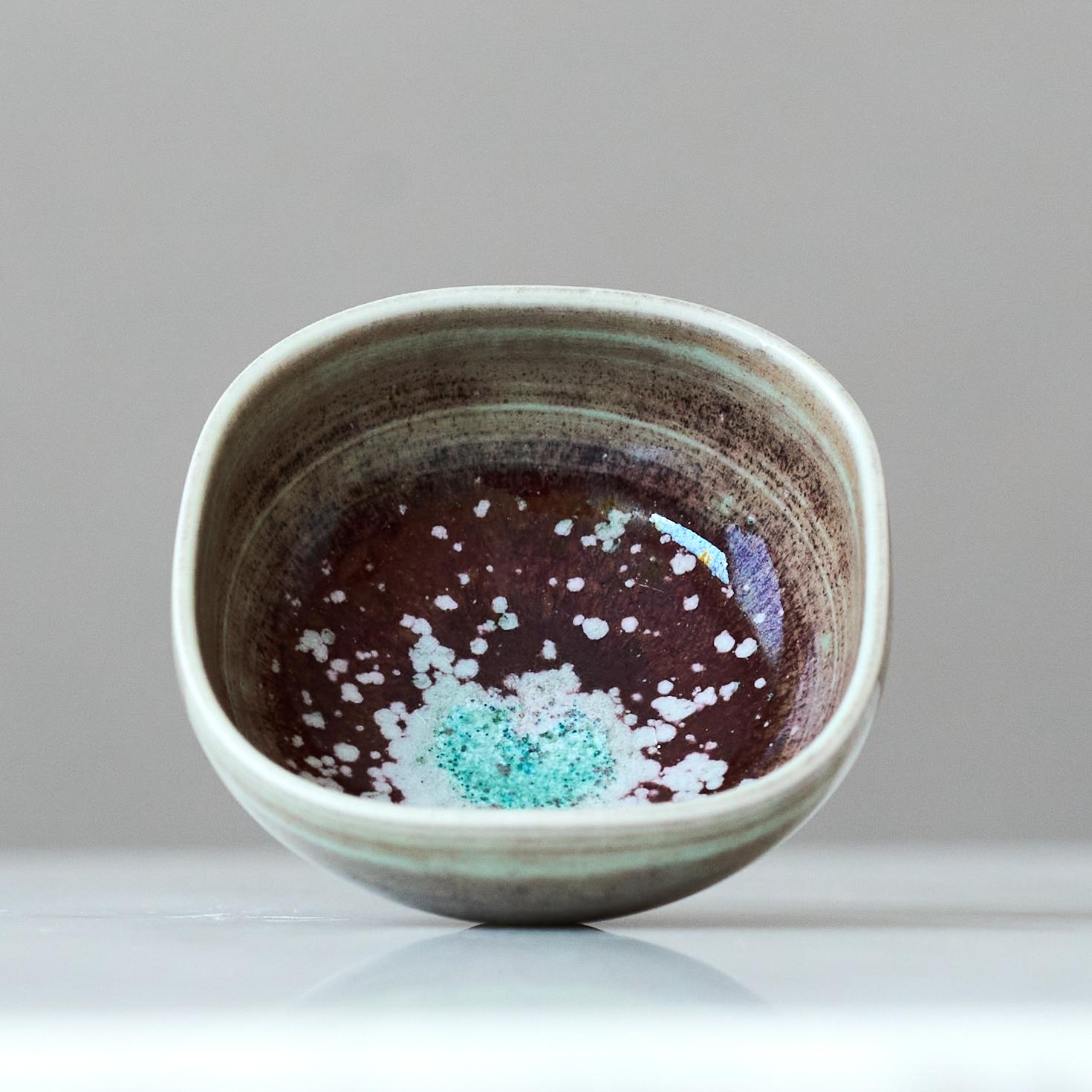 Scandinavian Modern Stoneware Miniature Bowl by Berndt Friberg. Gustavsberg, Sweden, 1960s For Sale
