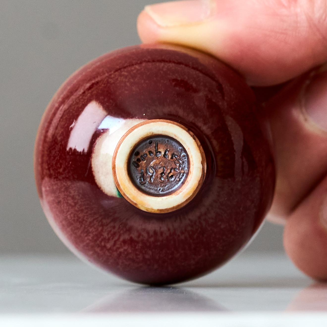 Red Stoneware Miniature Bowl by Berndt Friberg. Gustavsberg, Sweden, 1960s In Good Condition For Sale In Malmö, SE