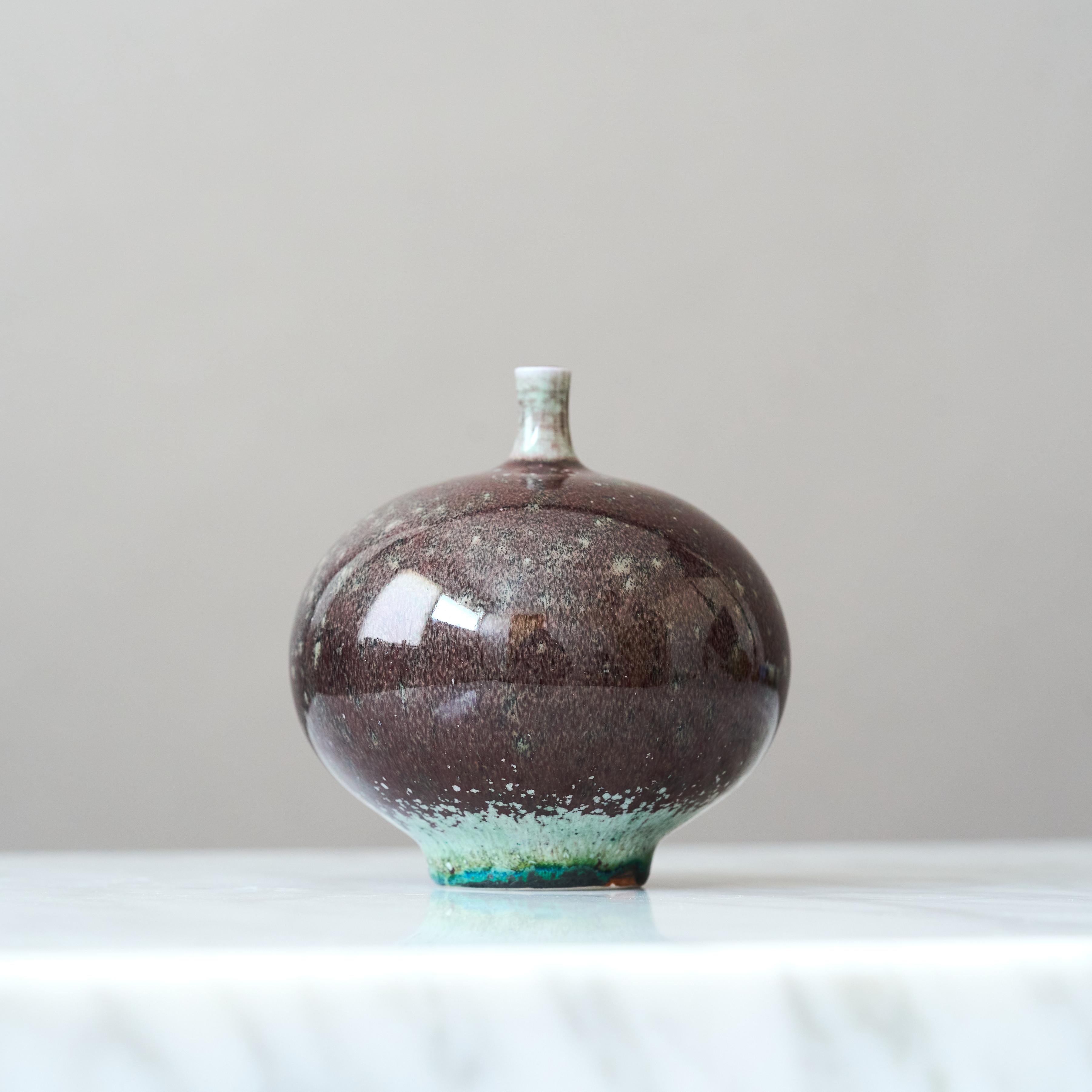 Vase miniature en grès de Berndt Friberg. Gustavsberg Suède années 1960. en vente 1