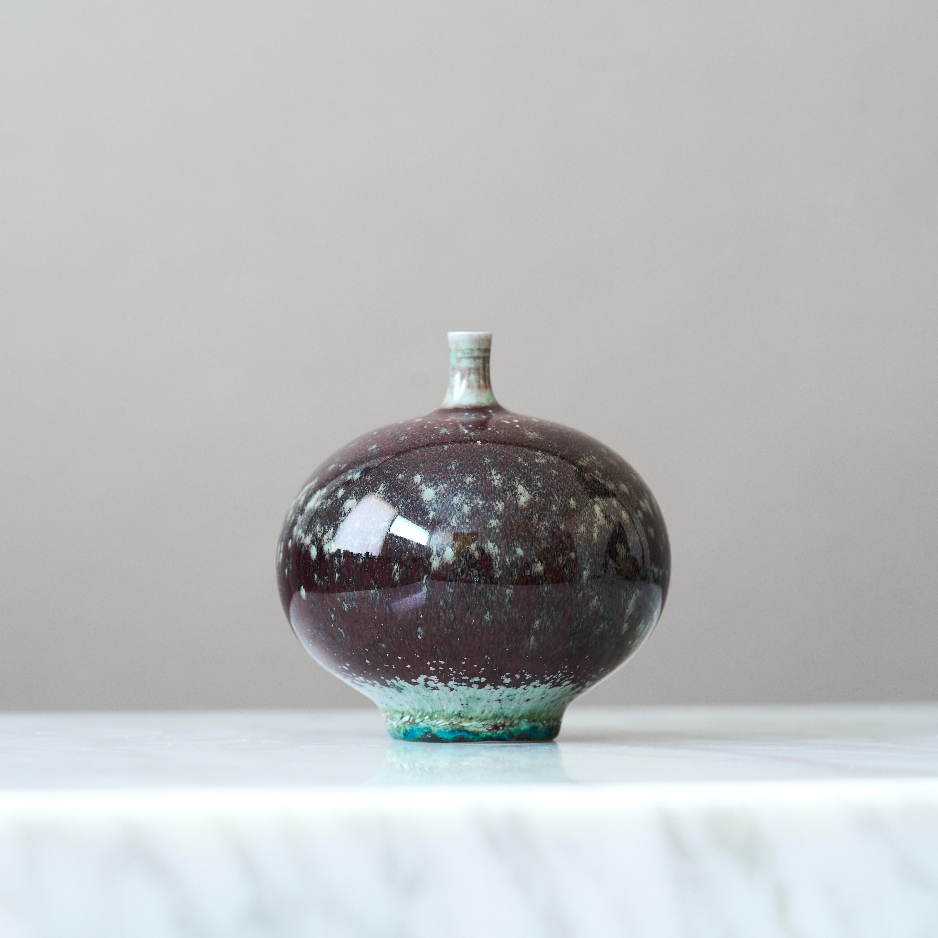 Vase miniature en grès de Berndt Friberg. Gustavsberg Suède années 1960. Bon état - En vente à Malmö, SE