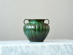 Vase Art déco en bronze par GAB Guldsmedsaktiebolaget, Suède, années 1930.