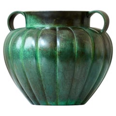 Vase Art déco en bronze par GAB Guldsmedsaktiebolaget, Suède, années 1930.