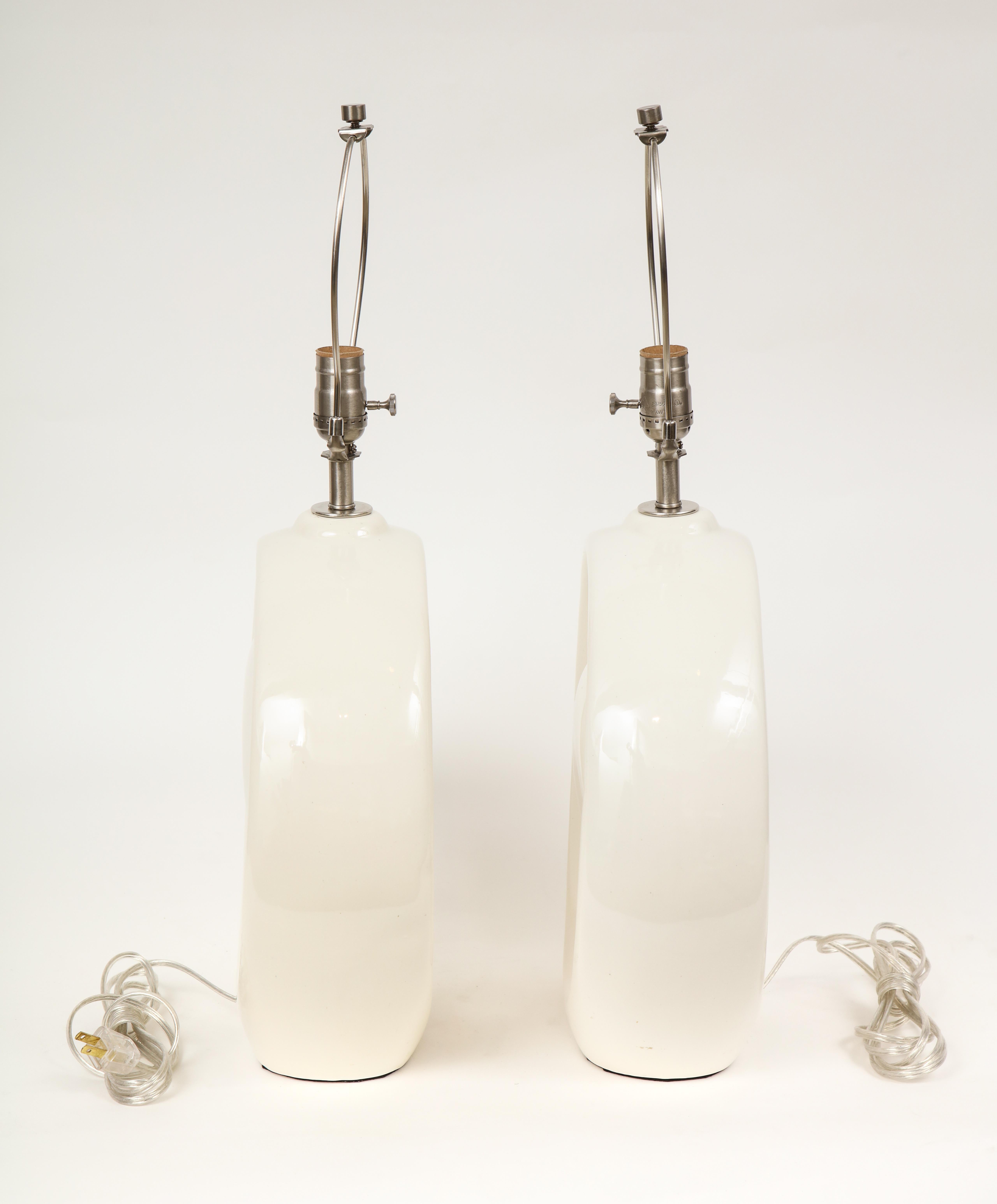 Modernist Bone White Porcelain Lamps In Excellent Condition In New York, NY