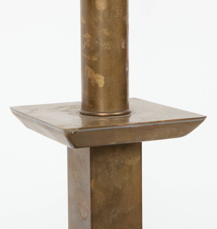 Paire de lampes en bronze de style Donald Deskey, ère de la machine en vente 1