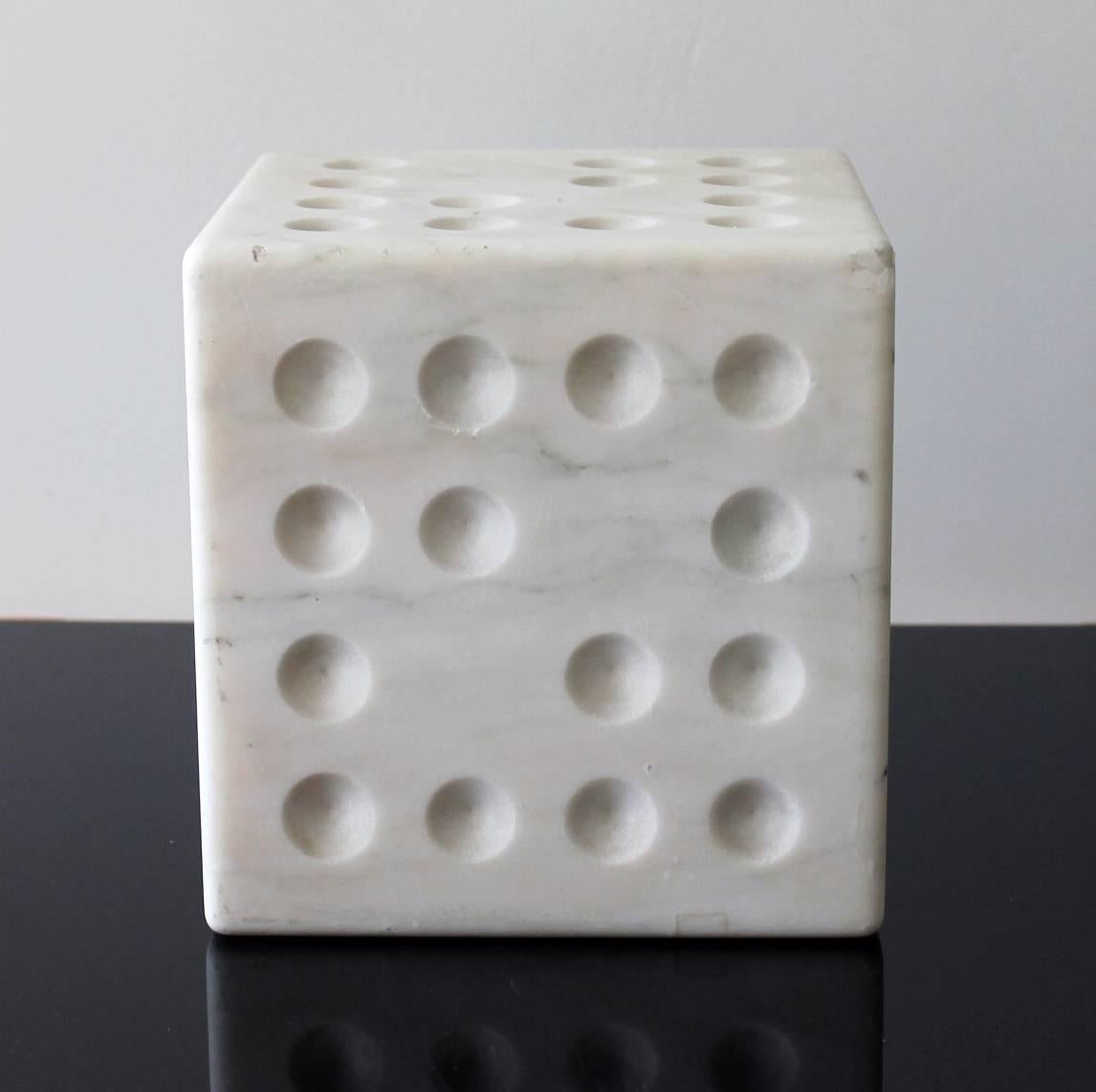 Marble Dice Sculpture In Excellent Condition For Sale In Hudson, NY
