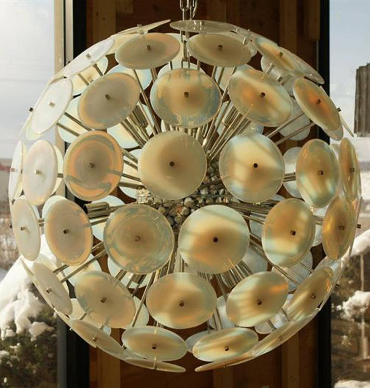 Large Italian Glass Chandelier In Excellent Condition For Sale In Hudson, NY