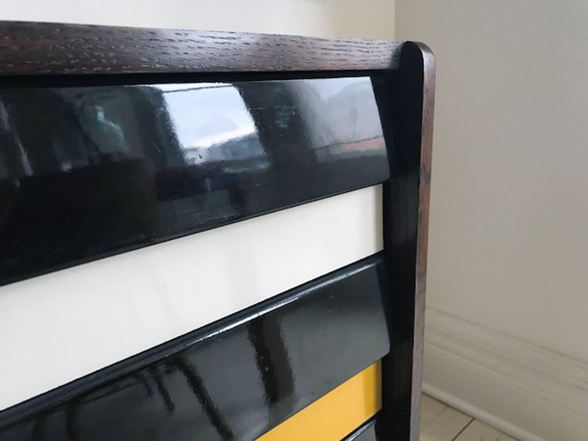 Chest of Drawers In Excellent Condition In Hudson, NY