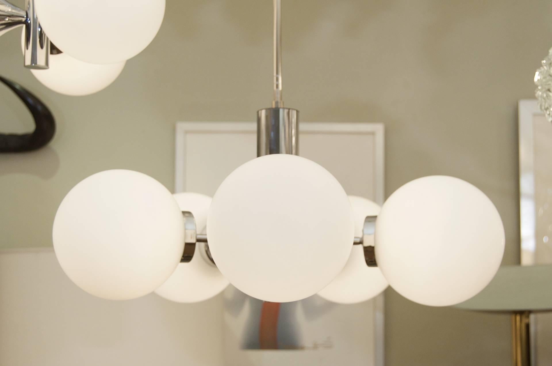 Radial Essig Sputnik Chandelier with Opal Globes In Excellent Condition In Stamford, CT