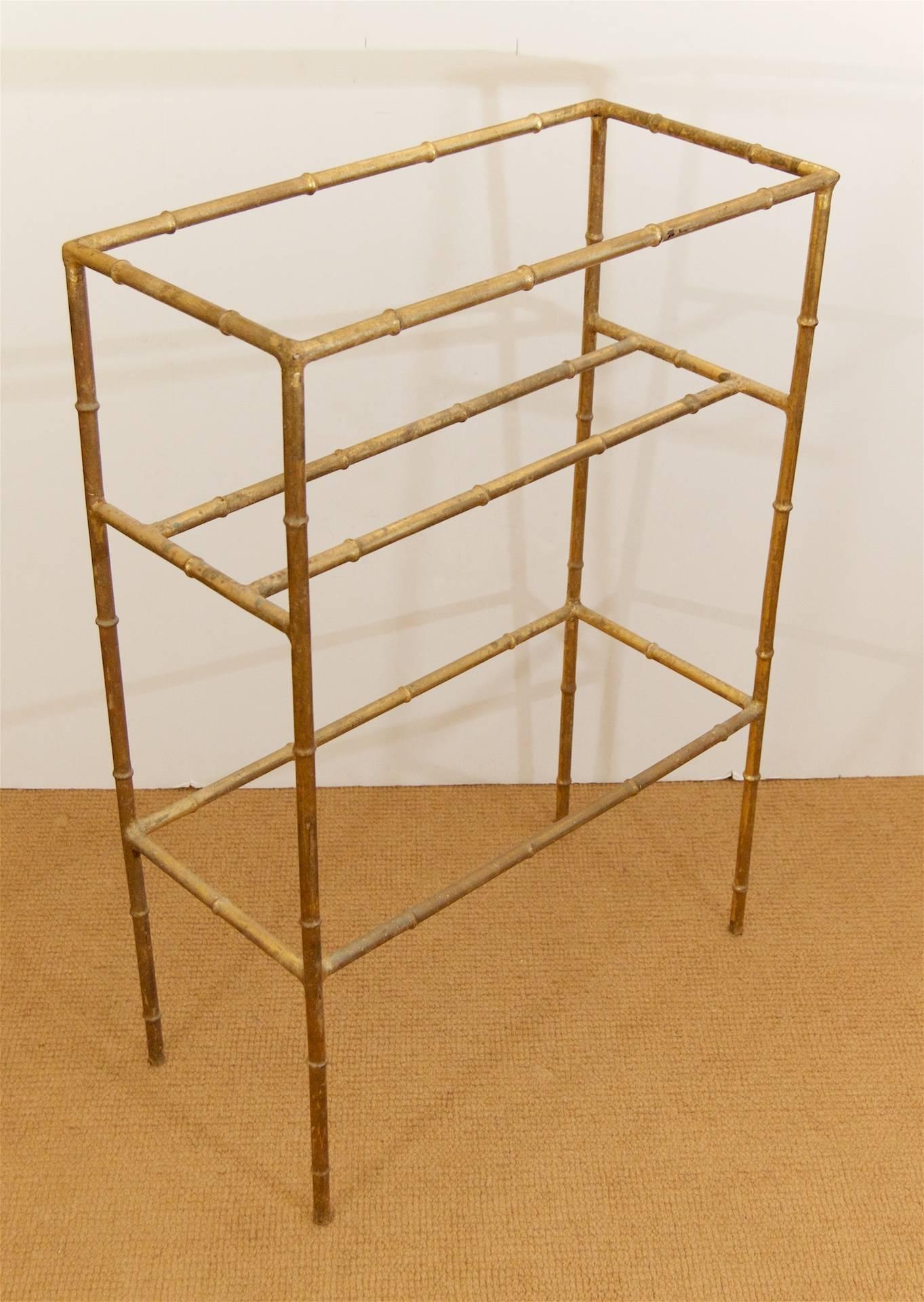 Well sized faux bamboo gilt metal towel rack. Perfect for narrow spaces.
