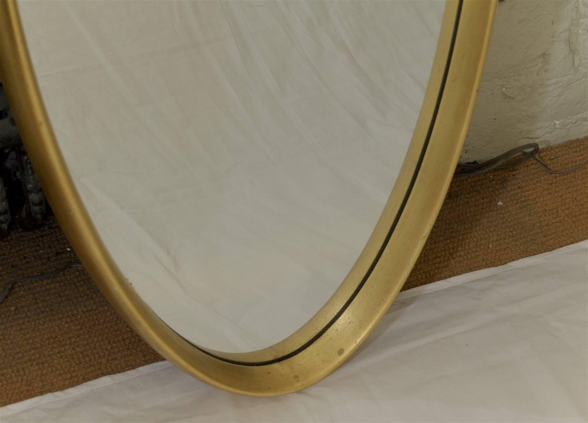 Gold Leaf La Barge Oval Mirror In Excellent Condition In Stamford, CT