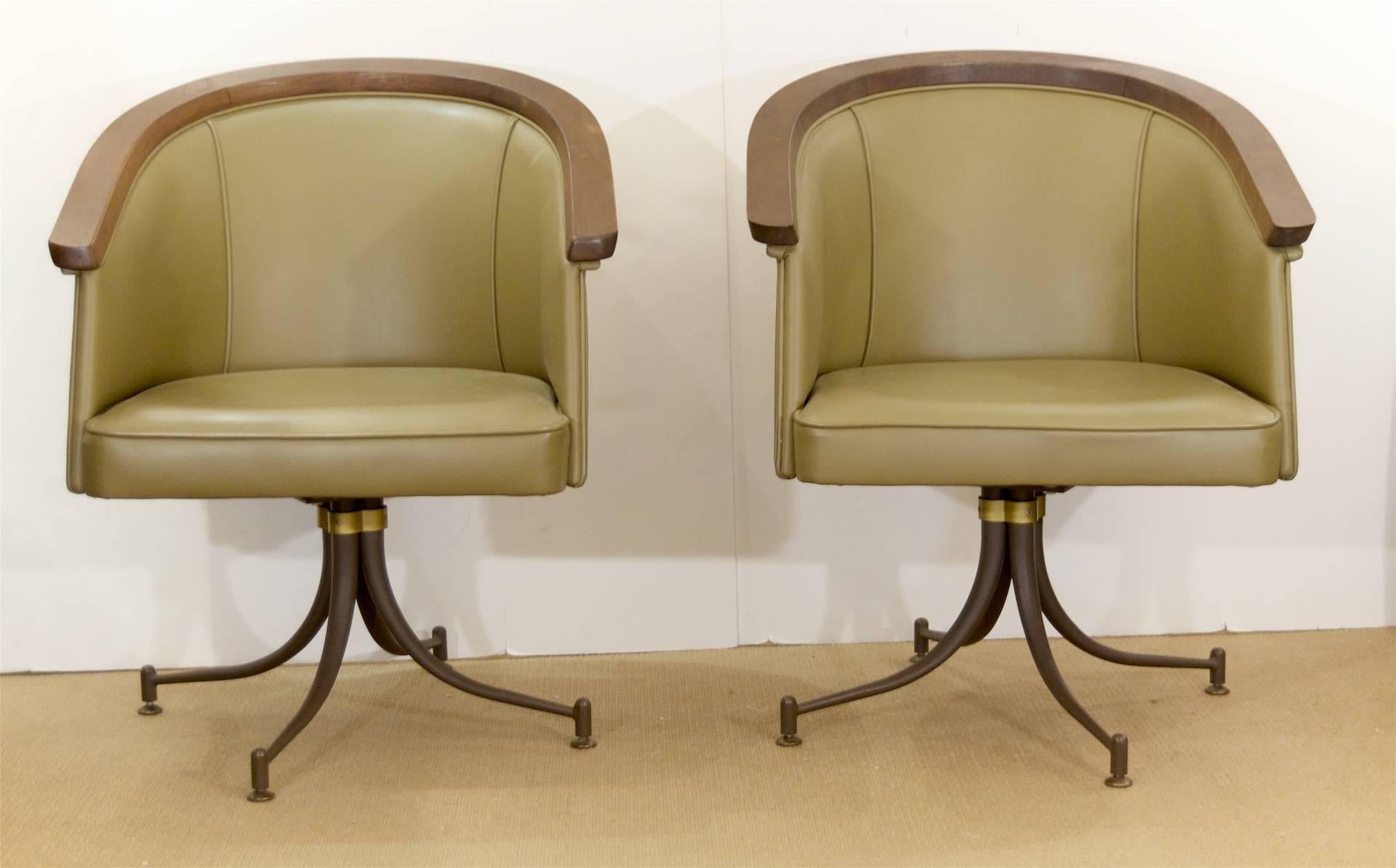 Mid-Century Modern Pair of Olive Tone Swivel Armchairs by Troy Sunshade Company