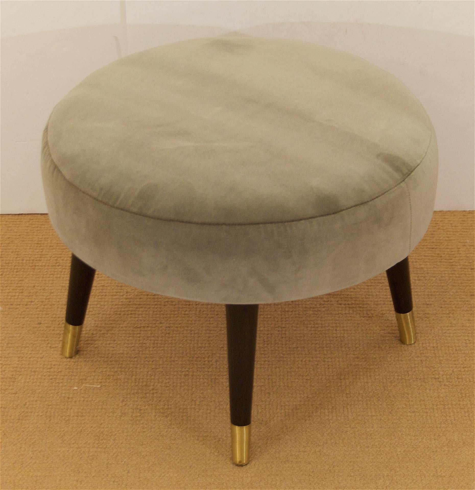 American Round Mid-Century Bench in Gray Velvet