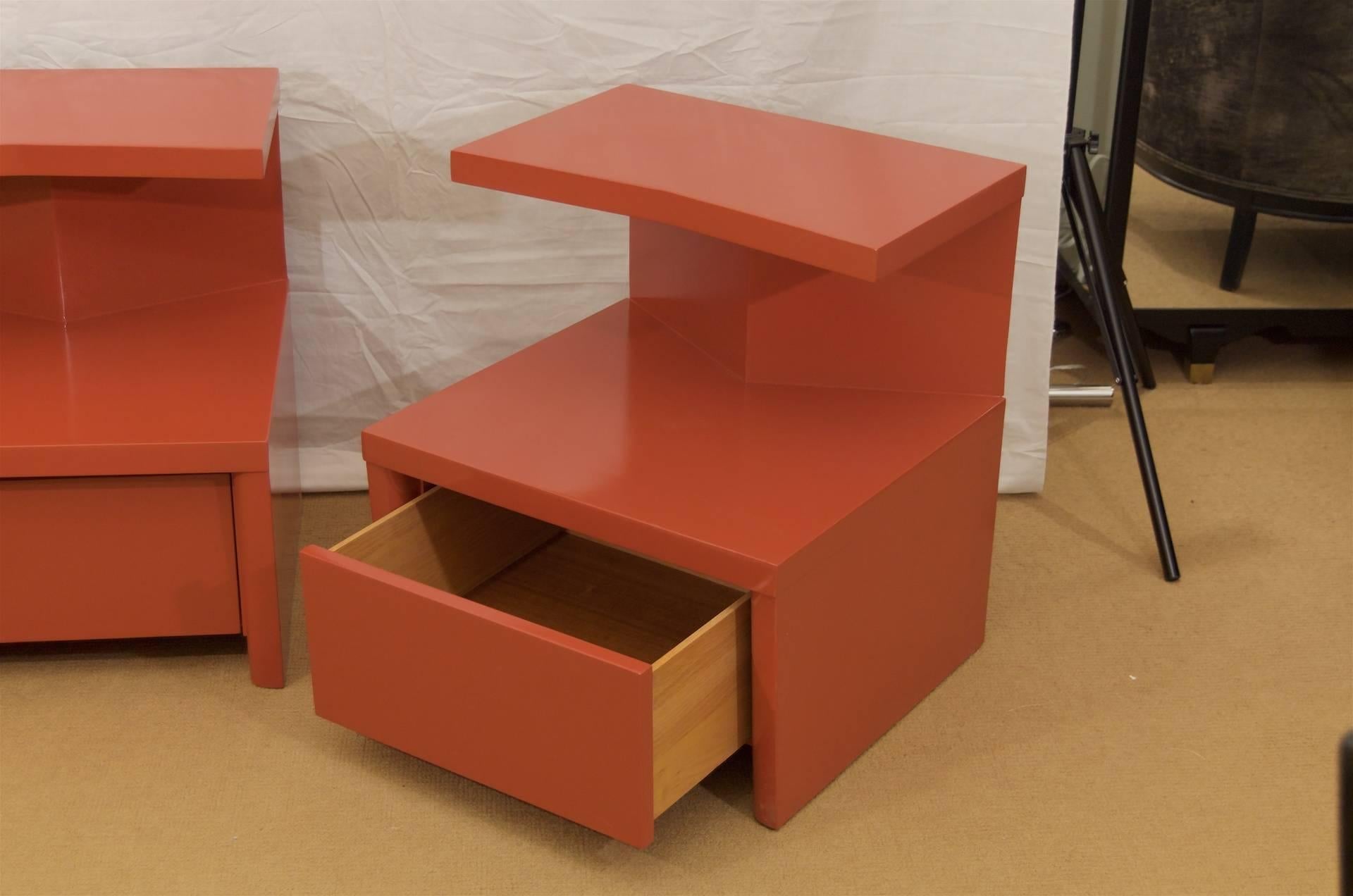 Pair of Cantilevered Red Lacquer Nightstands In Excellent Condition In Stamford, CT