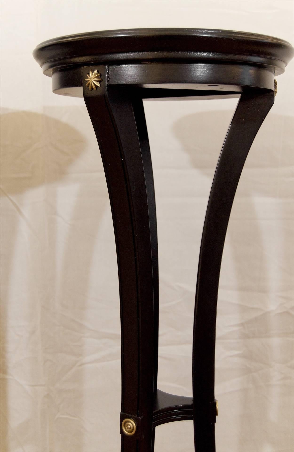 Mid-20th Century Pair of Black Lacquer and Gilt Pedestals For Sale