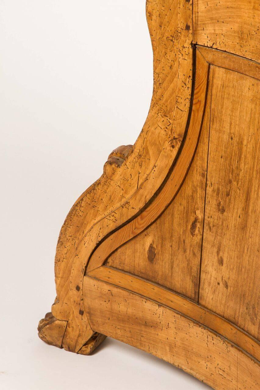 19th Century Northern European Lectern in Carved Fruitwood For Sale 1