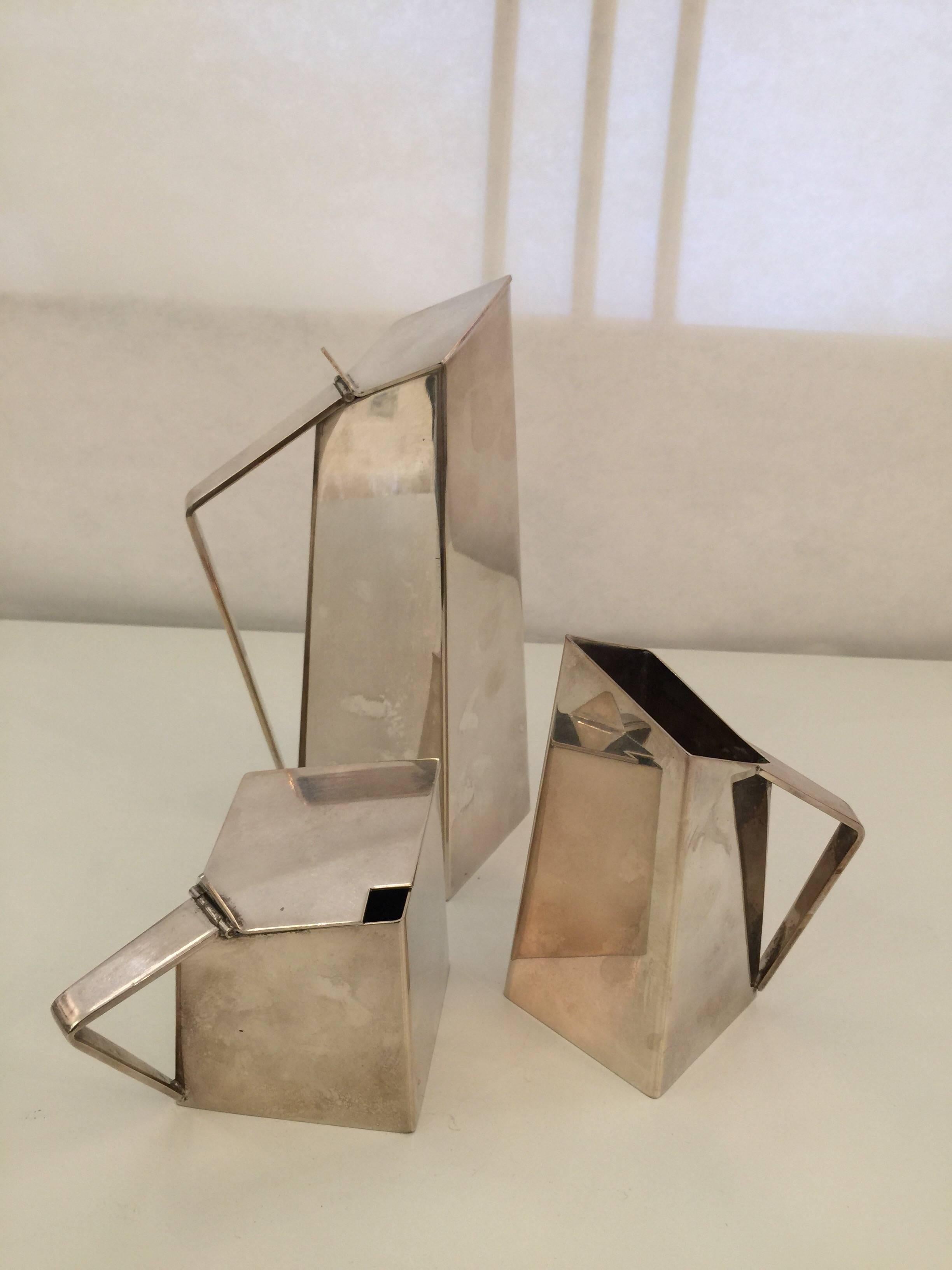 Geometric Design Silver-Plate Tea or Coffee Set, Manner of Gio Ponti In Excellent Condition For Sale In East Hampton, NY