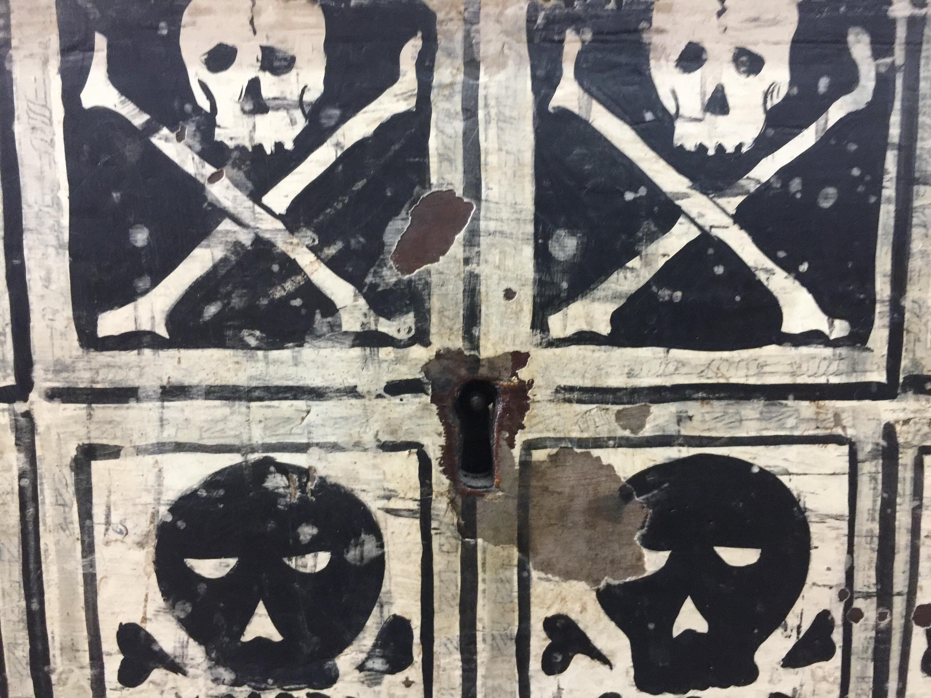 Portuguese Memento Mori   Painted Skull Cabinet 4