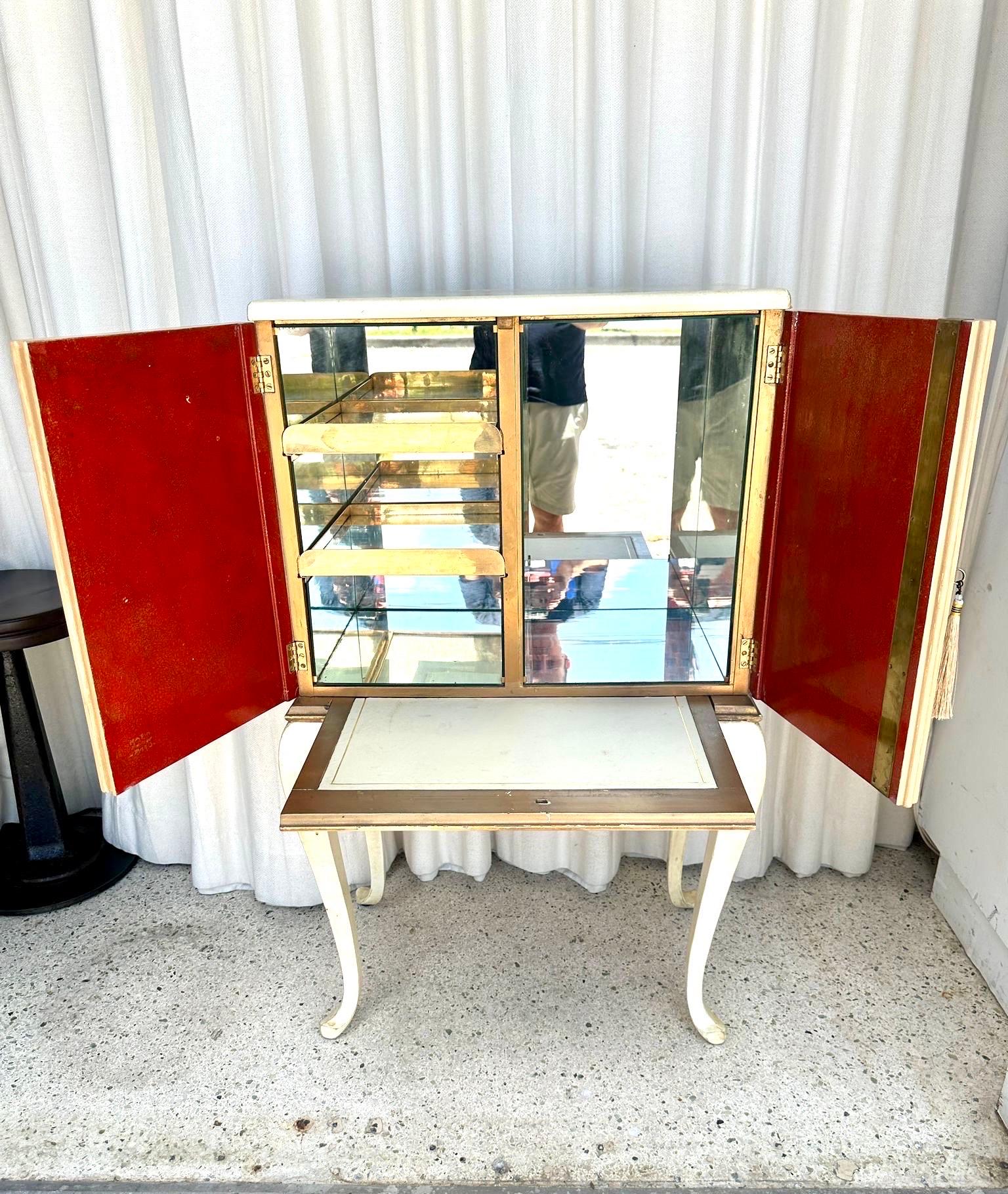 Cabinet français Art Déco de Bouverat en peau de chèvre en vente 5